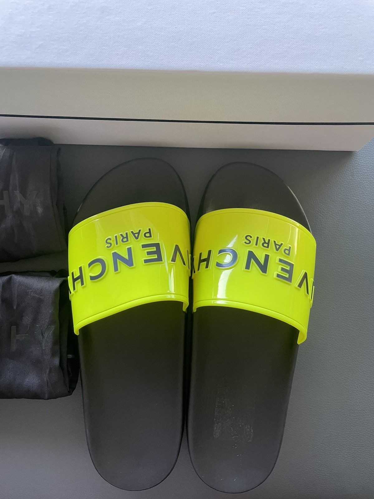 Givenchy Super Rare Brand New Runway Iconic Logo Rubber Slides Shoes Size US 10 / EU 43 - 13 Thumbnail