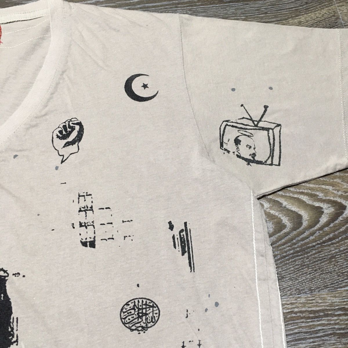 Vintage STATES OF SAINTS Religion Politics T-shirt Size US L / EU 52-54 / 3 - 5 Thumbnail