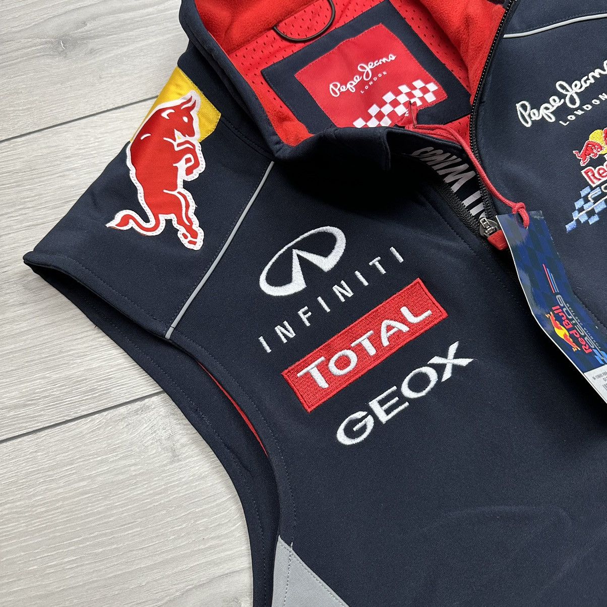 Designer × Pepe Jeans Red Bull Racing Pepe Jeans Formula F1 Softshell Gilet Vest Size US M / EU 48-50 / 2 - 4 Thumbnail