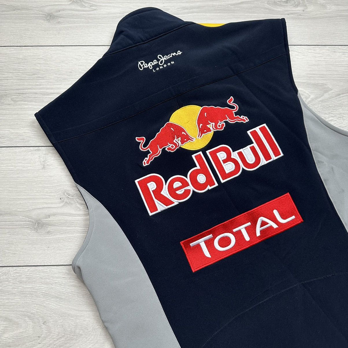 Designer × Pepe Jeans Red Bull Racing Pepe Jeans Formula F1 Softshell Gilet Vest Size US M / EU 48-50 / 2 - 14 Thumbnail
