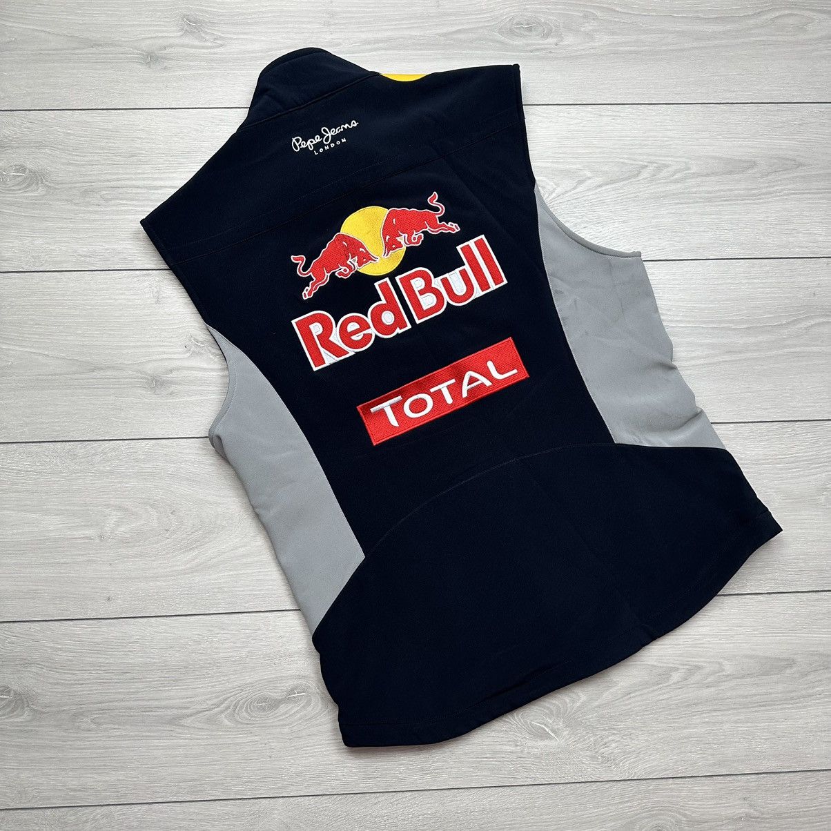 Designer × Pepe Jeans Red Bull Racing Pepe Jeans Formula F1 Softshell Gilet Vest Size US M / EU 48-50 / 2 - 13 Thumbnail