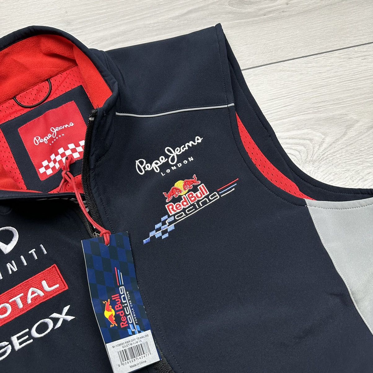 Designer × Pepe Jeans Red Bull Racing Pepe Jeans Formula F1 Softshell Gilet Vest Size US M / EU 48-50 / 2 - 5 Thumbnail