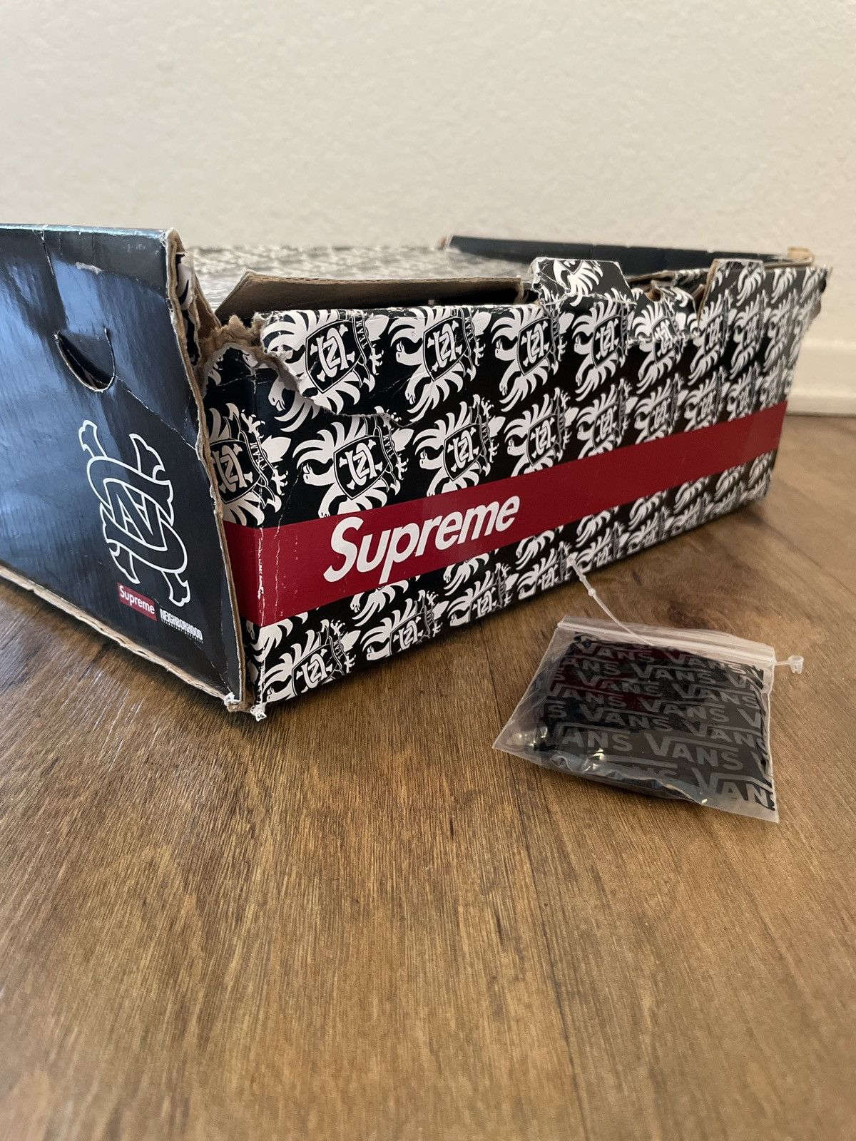Neighborhood × Supreme × Vans Sk8-Hi vans supreme neighborhood Size US 9 / EU 42 - 9 Thumbnail