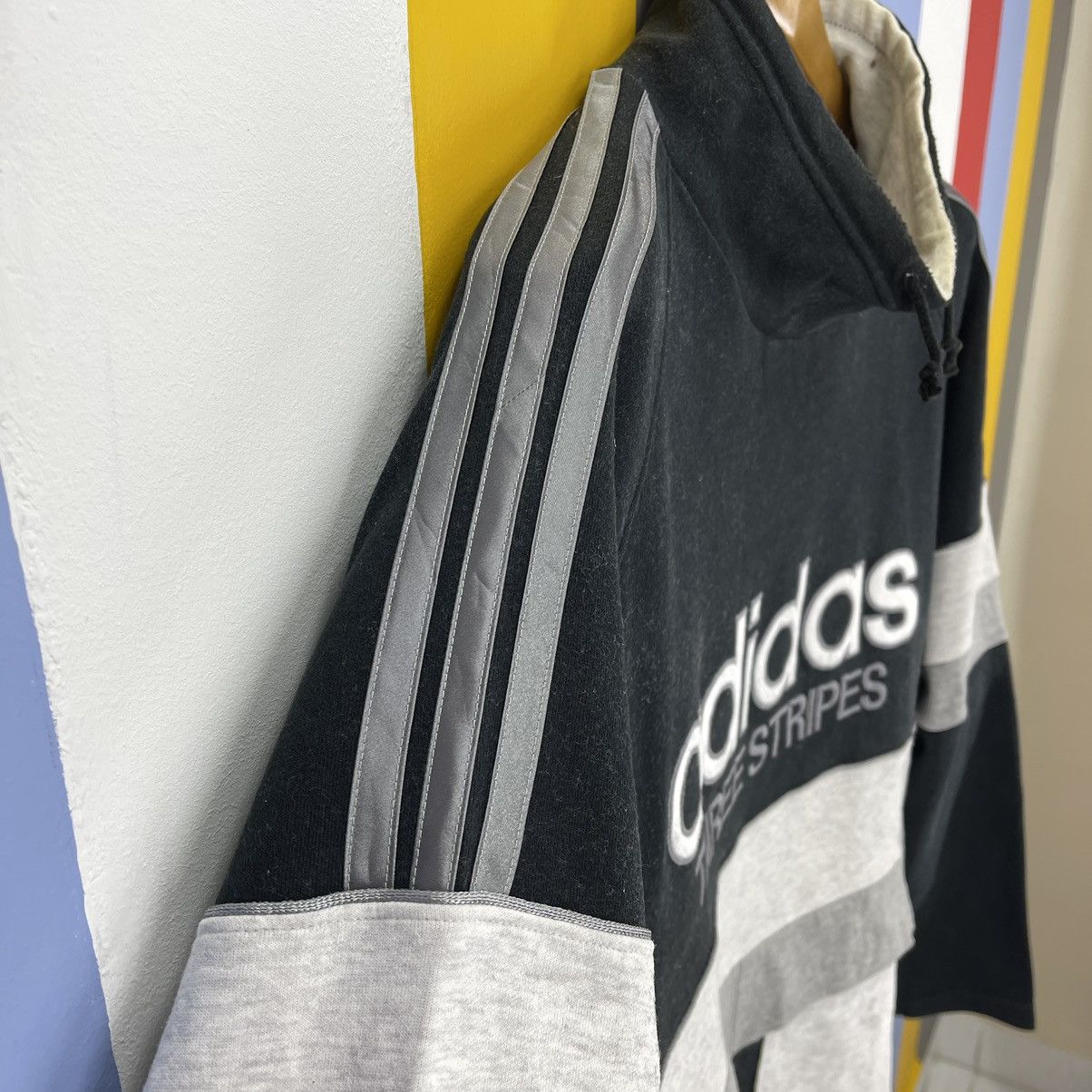 Adidas 90s Vintage ADIDAS Sweatshirt Rare Design #065-104 Size US L / EU 52-54 / 3 - 8 Thumbnail