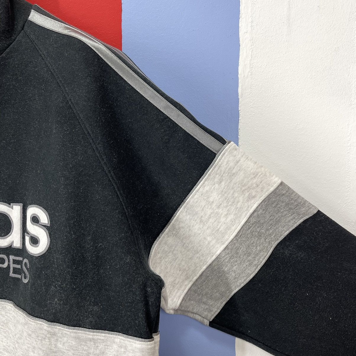 Adidas 90s Vintage ADIDAS Sweatshirt Rare Design #065-104 Size US L / EU 52-54 / 3 - 7 Thumbnail
