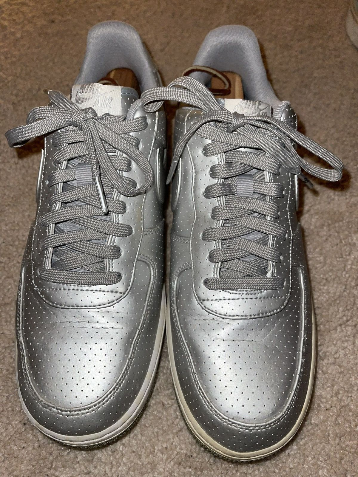 Nike Nike Air Force 1 Metallic Silver Size US 10.5 / EU 43-44 - 3 Thumbnail