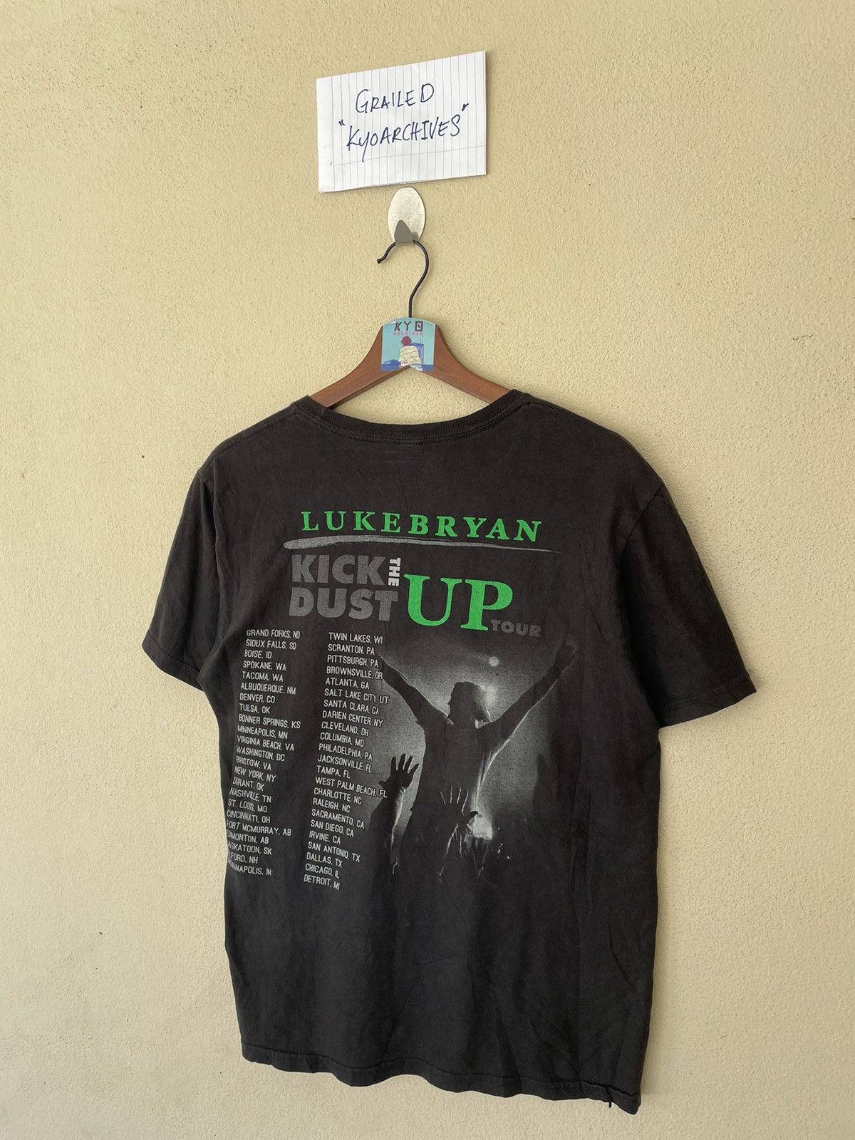 Band Tees LUKE BRYAN KICK THE DUST UP TOUR TEE Size US S / EU 44-46 / 1 - 6 Thumbnail