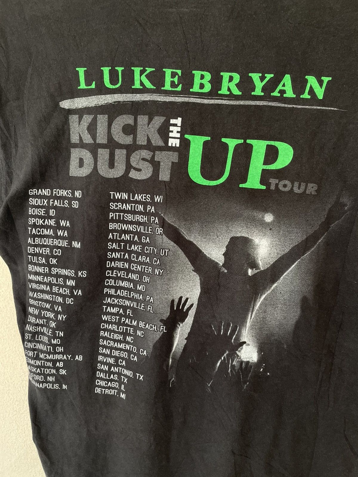 Band Tees LUKE BRYAN KICK THE DUST UP TOUR TEE Size US S / EU 44-46 / 1 - 9 Thumbnail