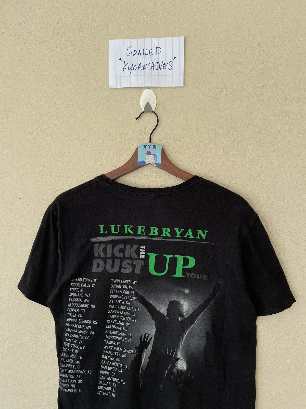Band Tees LUKE BRYAN KICK THE DUST UP TOUR TEE Size US S / EU 44-46 / 1 - 7 Thumbnail