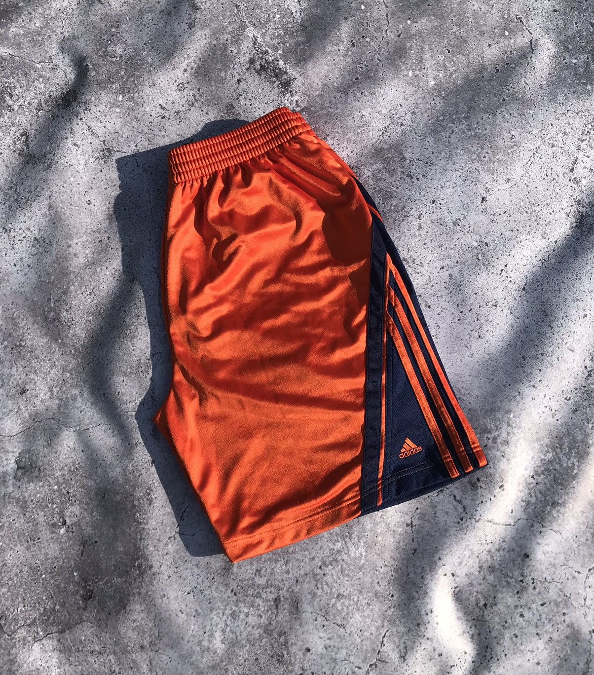 Adidas × NBA × Vintage Adidas Vintage Y2K Basketball Shorts Size US 34 / EU 50 - 1 Thumbnail