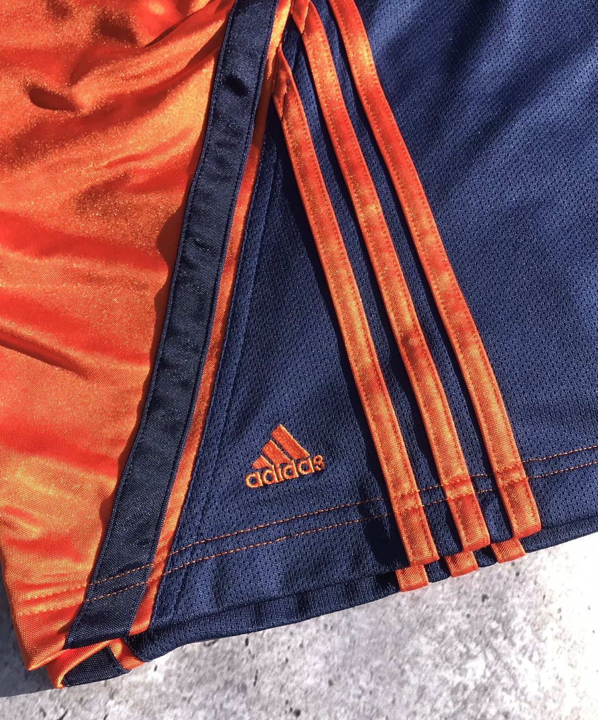 Adidas × NBA × Vintage Adidas Vintage Y2K Basketball Shorts Size US 34 / EU 50 - 6 Thumbnail