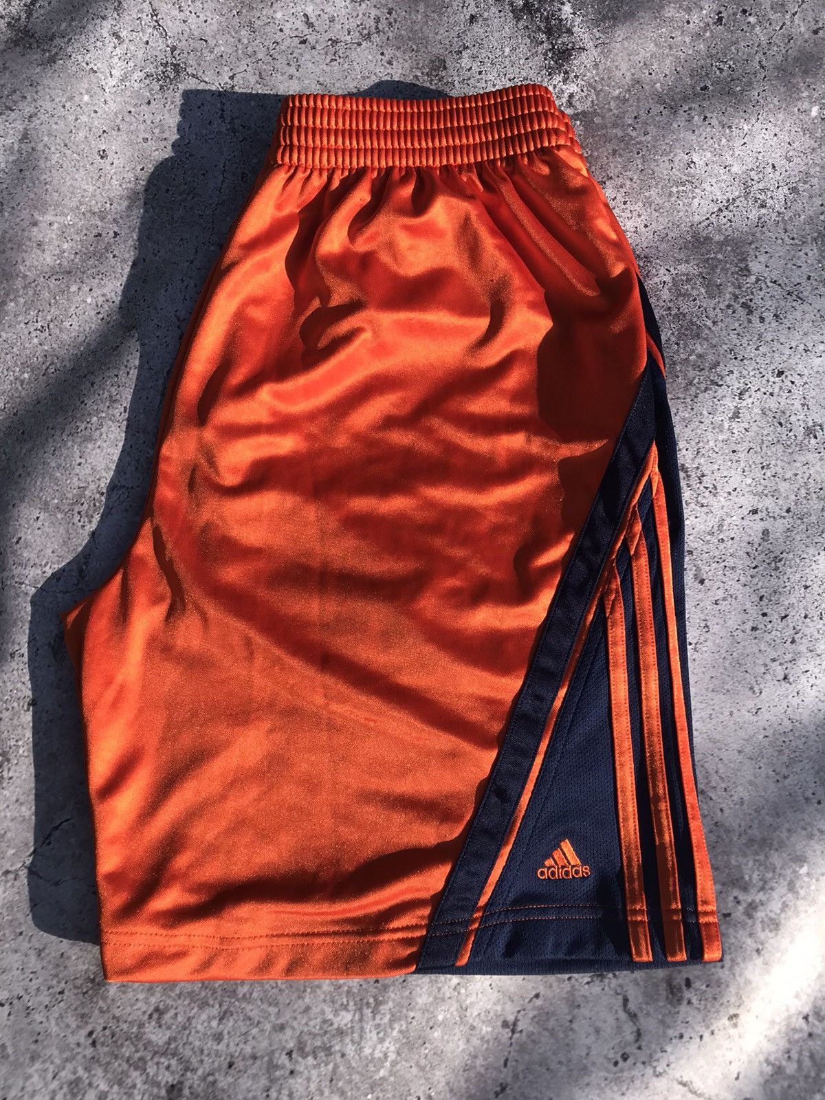 Adidas × NBA × Vintage Adidas Vintage Y2K Basketball Shorts Size US 34 / EU 50 - 2 Thumbnail