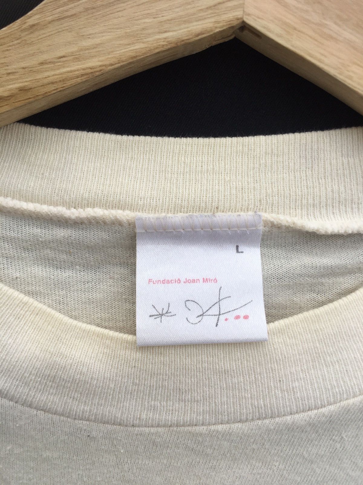Vintage Vtg 1990s Art T-shirt Fundacio Joan Miro Abstracts Tshirt Size US L / EU 52-54 / 3 - 8 Thumbnail