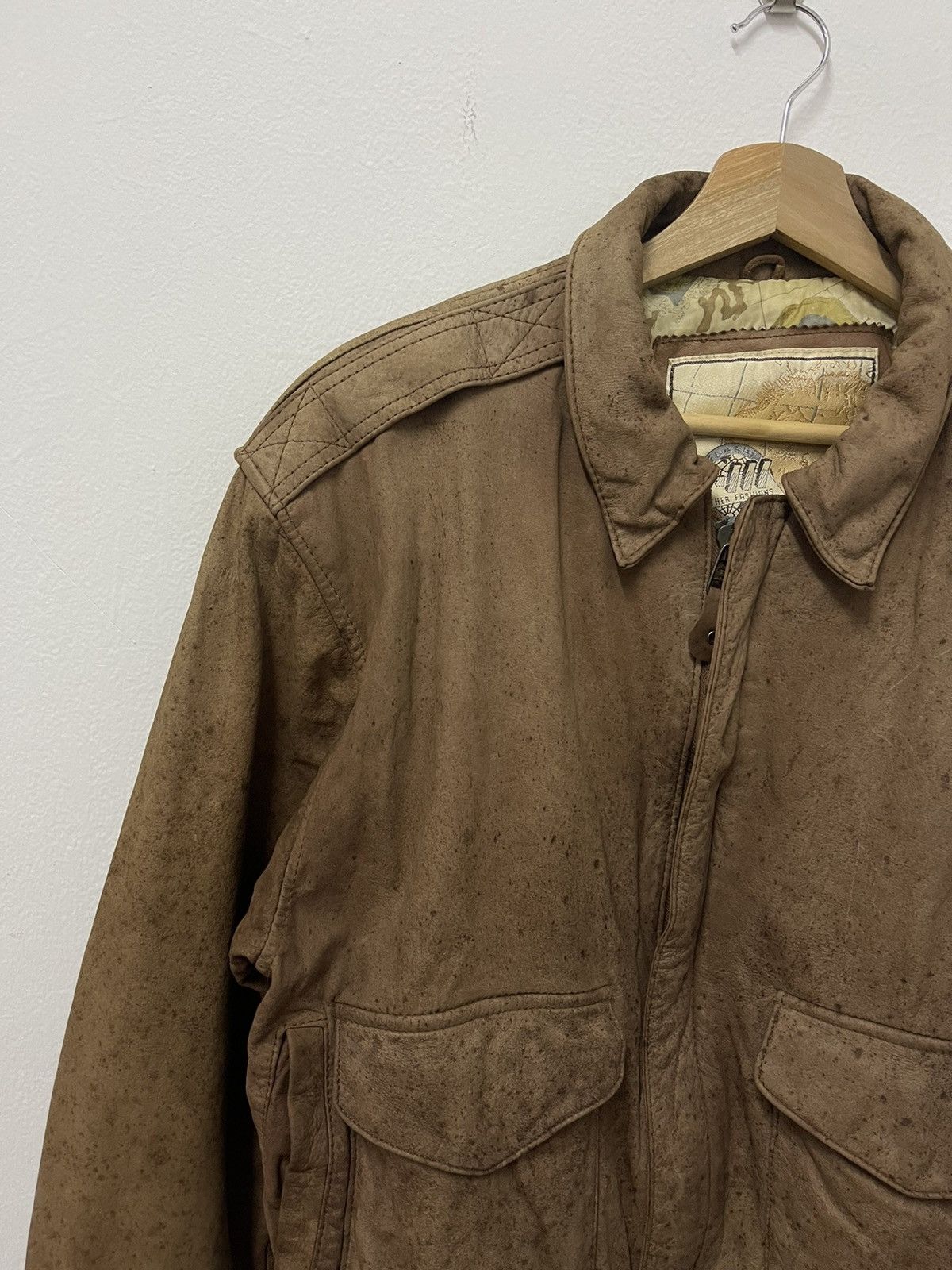 Vintage Vintage Leather Jacket Zipper Up Bomber Style Size US M / EU 48-50 / 2 - 2 Thumbnail