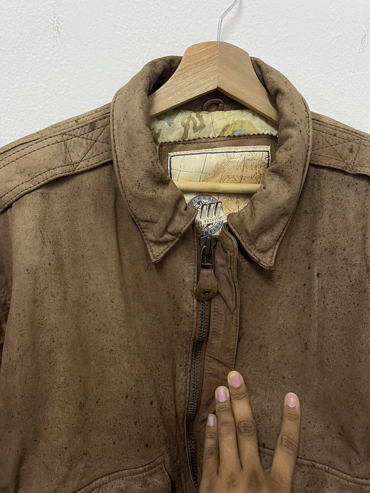 Vintage Vintage Leather Jacket Zipper Up Bomber Style Size US M / EU 48-50 / 2 - 6 Thumbnail