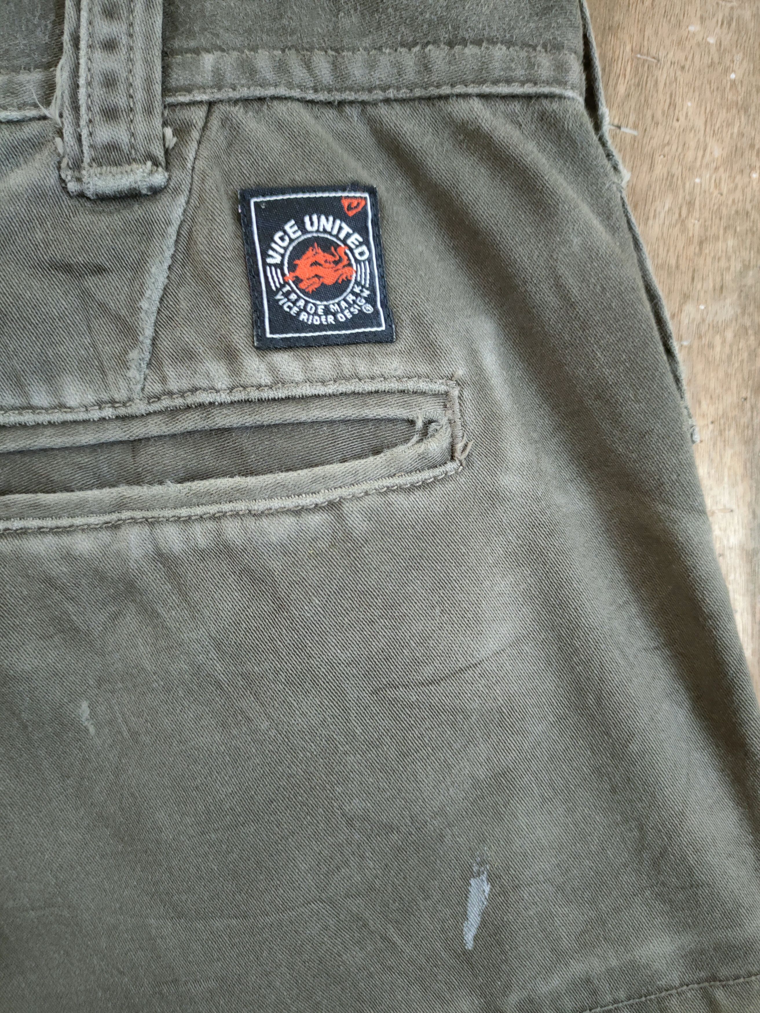 Japanese Brand Vice United distressed multipocket cargo pants #46-838 Size US 33 - 12 Thumbnail