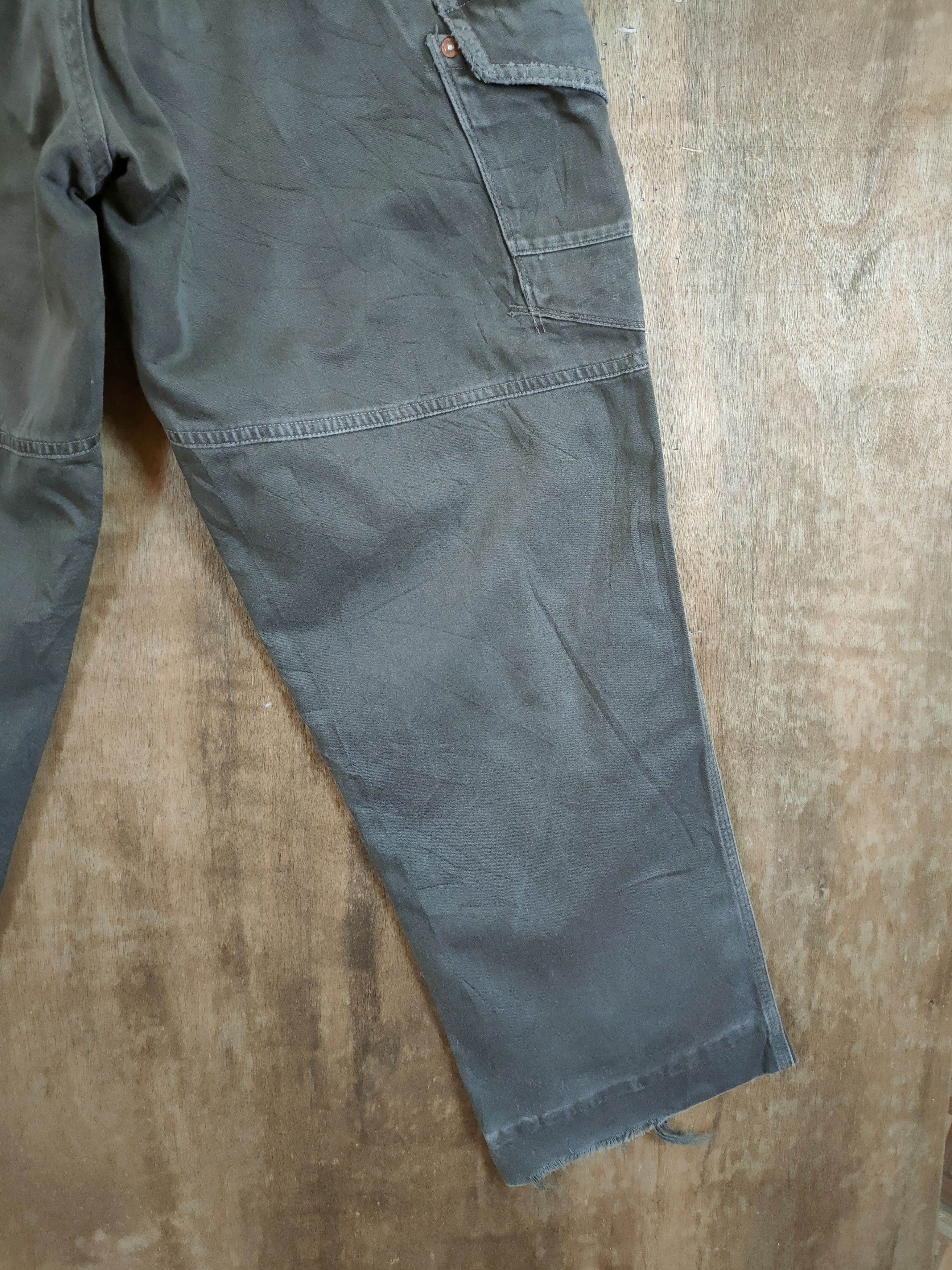 Japanese Brand Vice United distressed multipocket cargo pants #46-838 Size US 33 - 10 Thumbnail