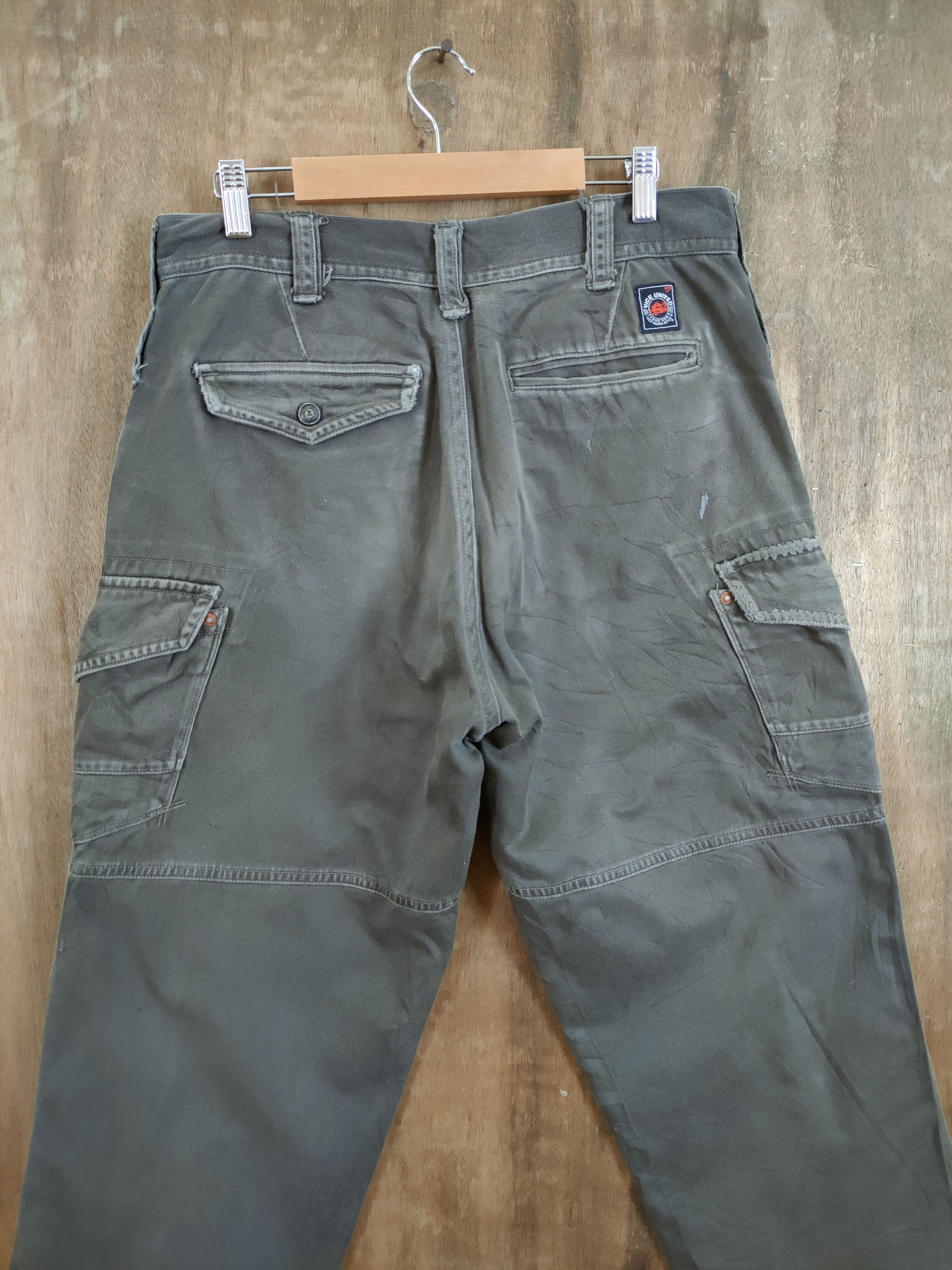 Japanese Brand Vice United distressed multipocket cargo pants #46-838 Size US 33 - 11 Thumbnail