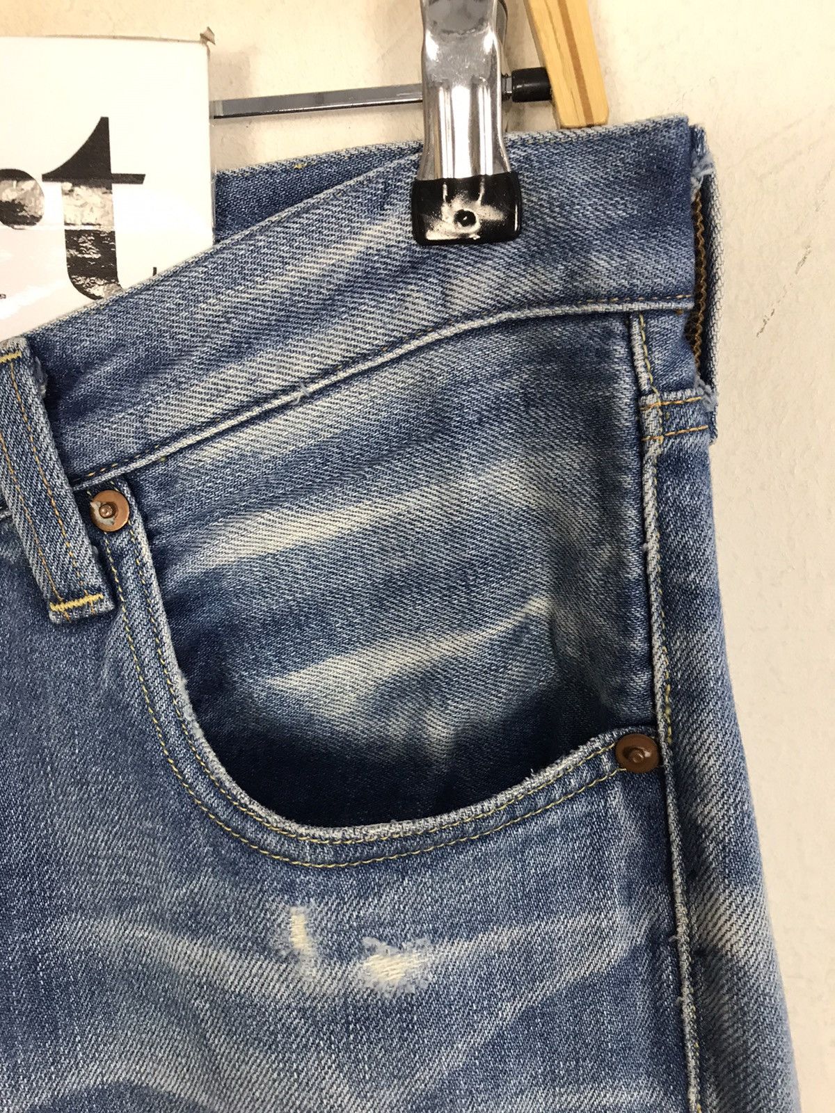 Japanese Brand Vintage Red Card Light Wash Bucket Back Denim Jeans Size US 32 / EU 48 - 7 Thumbnail