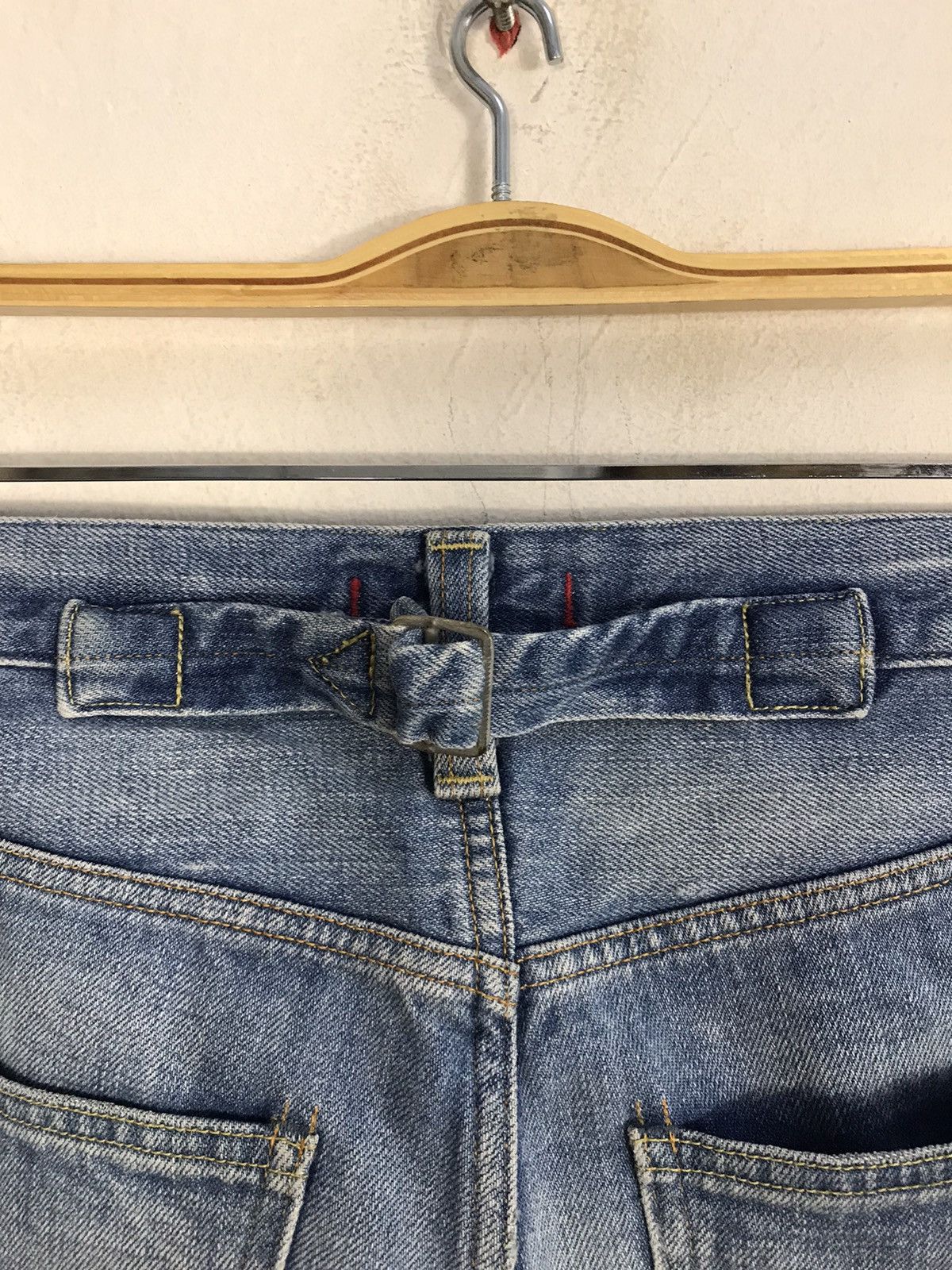 Japanese Brand Vintage Red Card Light Wash Bucket Back Denim Jeans Size US 32 / EU 48 - 12 Thumbnail
