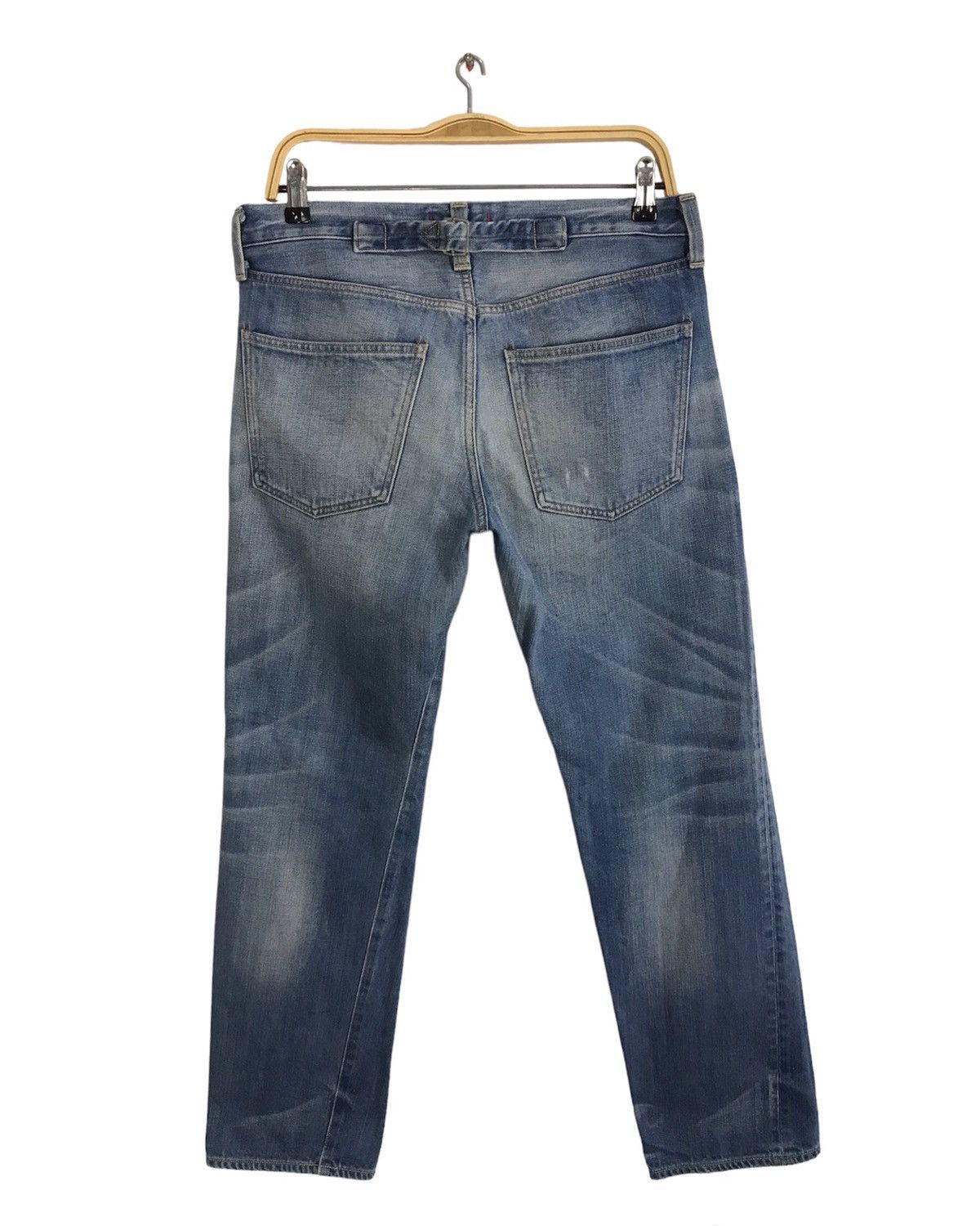 Japanese Brand Vintage Red Card Light Wash Bucket Back Denim Jeans Size US 32 / EU 48 - 2 Thumbnail