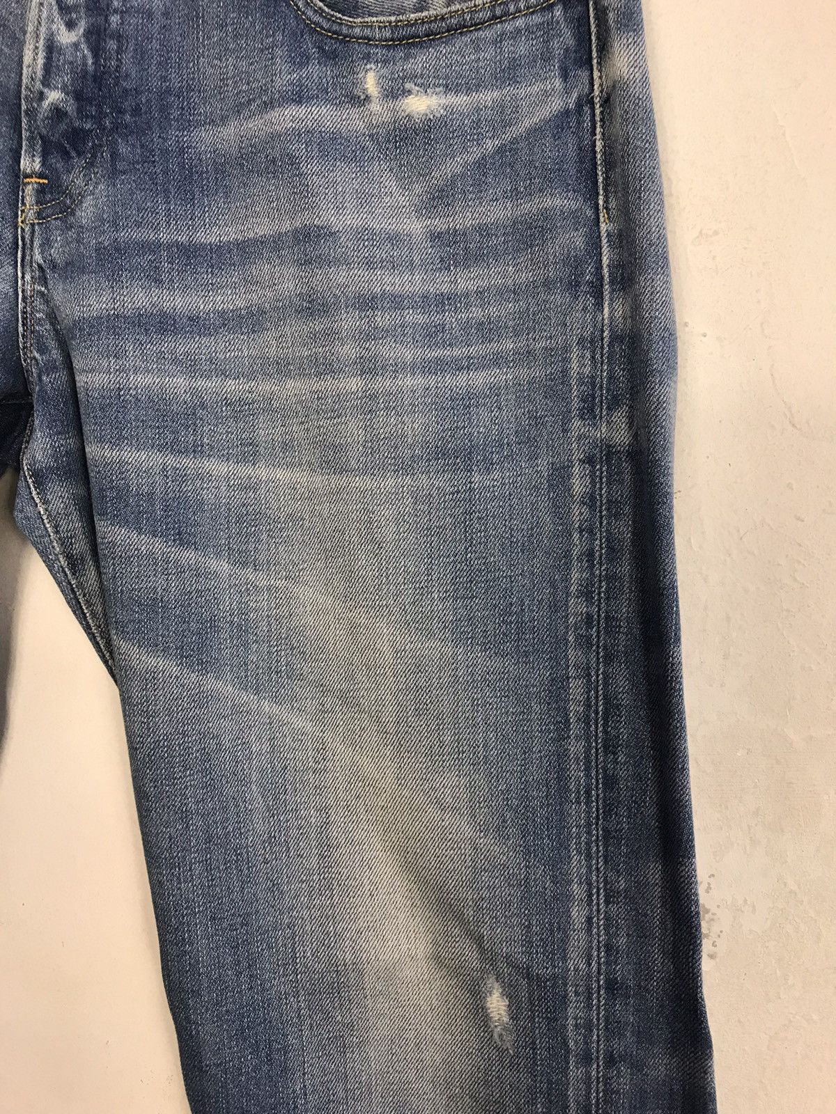 Japanese Brand Vintage Red Card Light Wash Bucket Back Denim Jeans Size US 32 / EU 48 - 5 Thumbnail