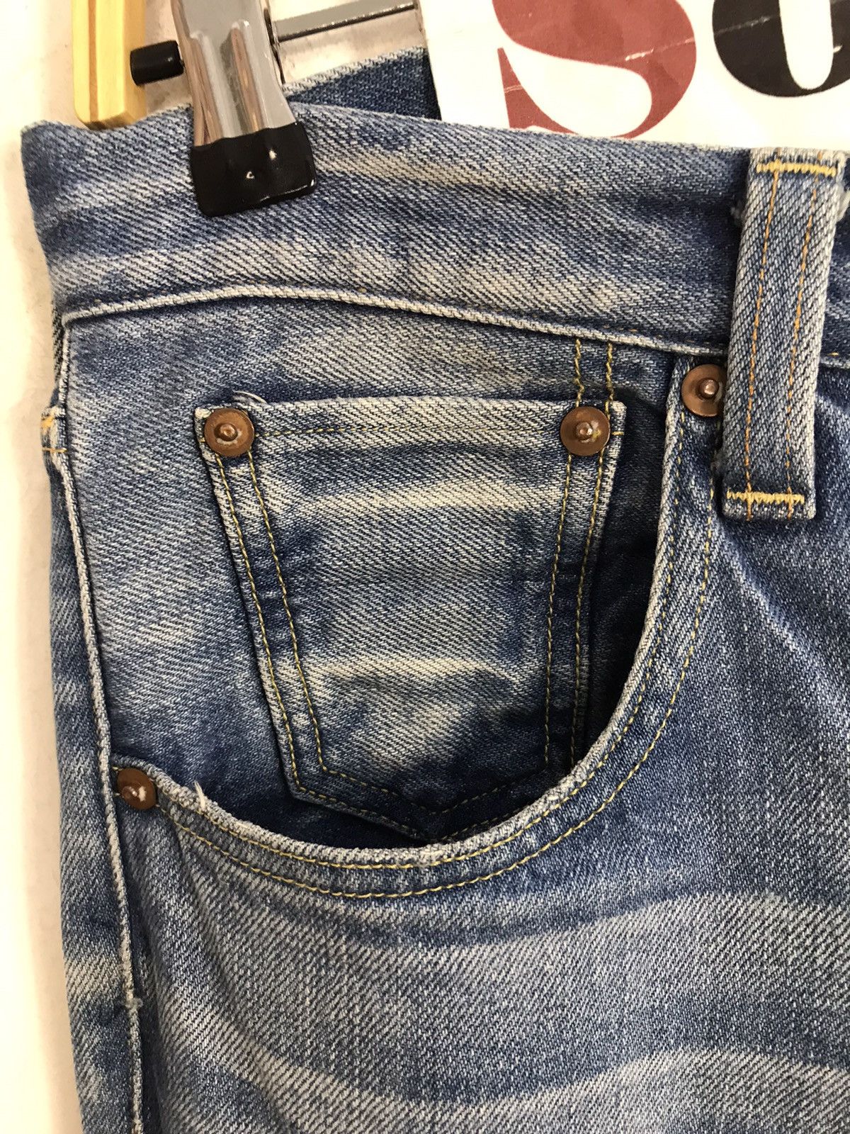 Japanese Brand Vintage Red Card Light Wash Bucket Back Denim Jeans Size US 32 / EU 48 - 9 Thumbnail