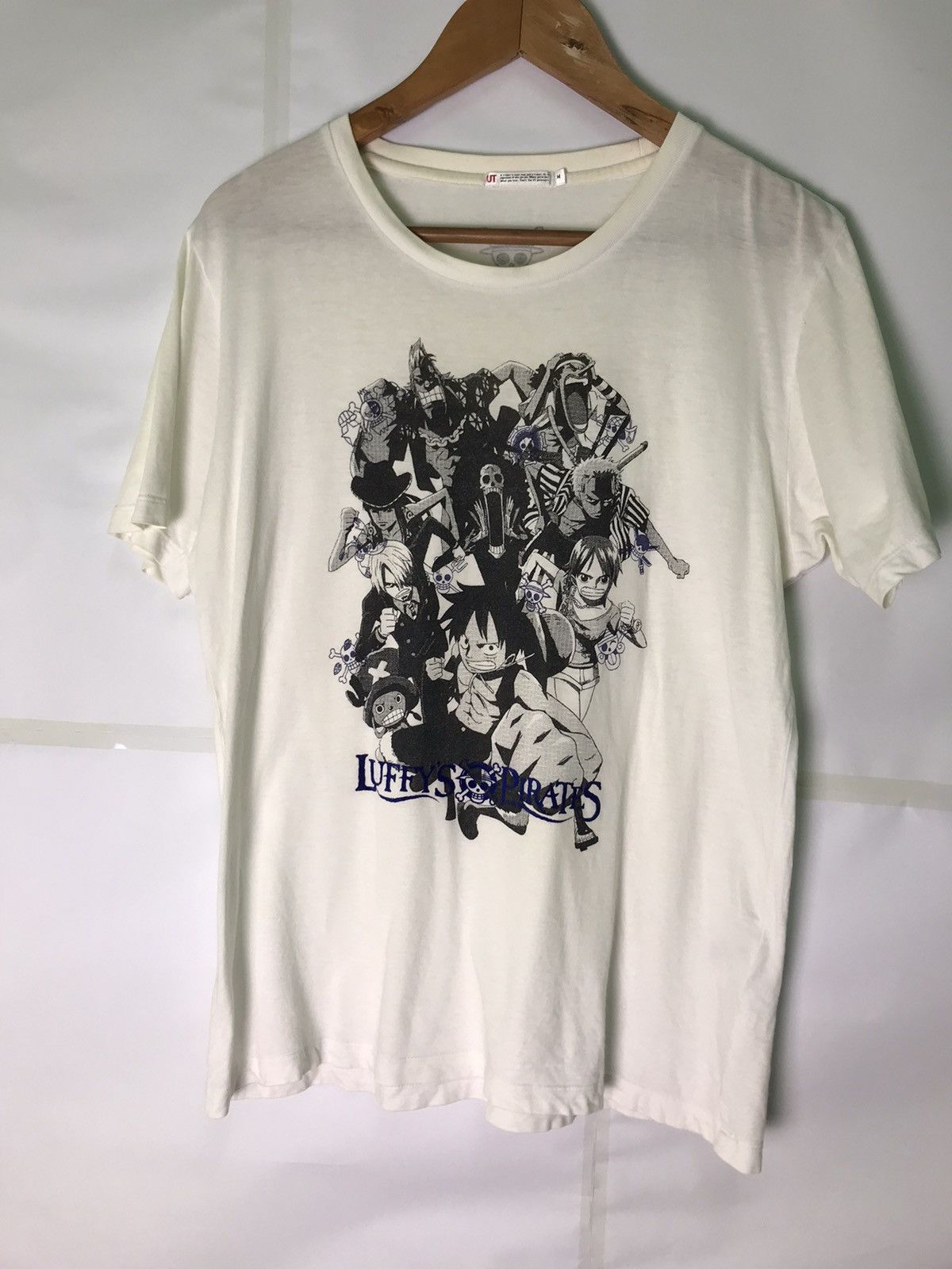 Cartoon Network one piece luffys pirates very rare Size US M / EU 48-50 / 2 - 1 Thumbnail