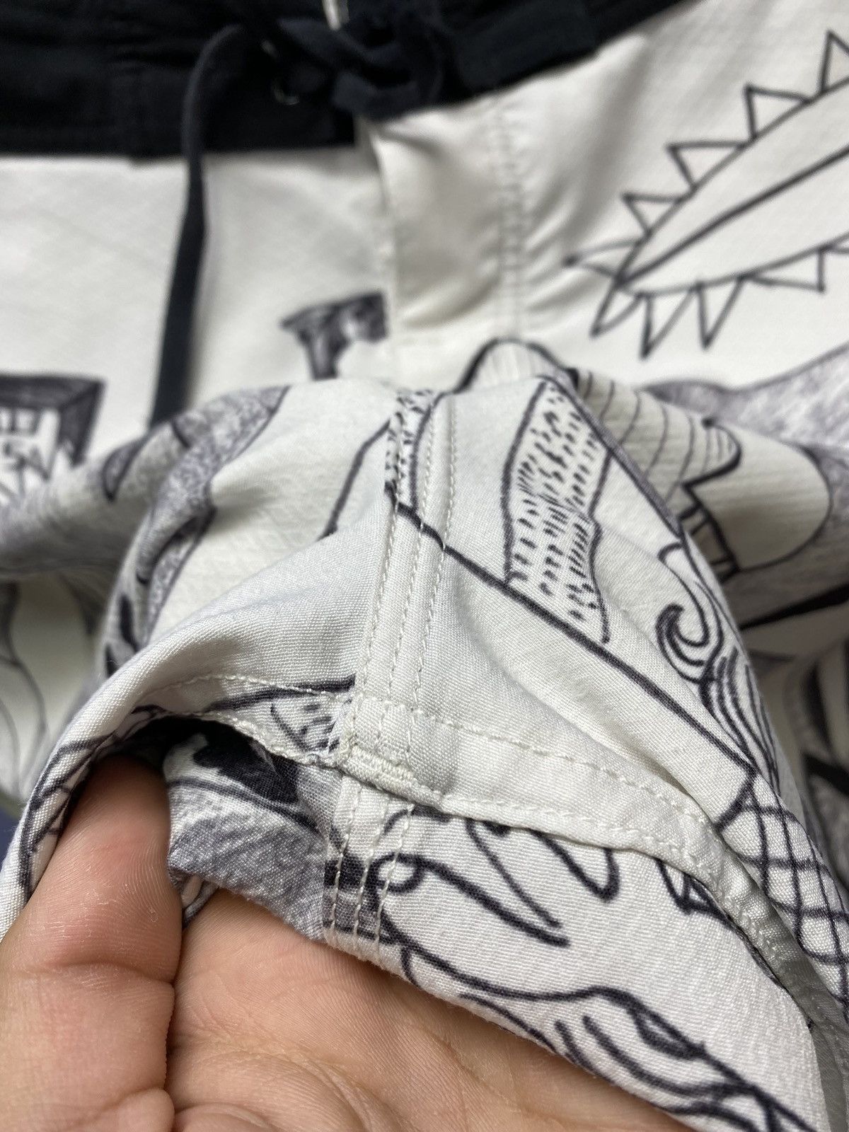 Quiksilver Rare Quicksilver Aritz Aranburu BoardShorts SwimWear graphic Size US 34 / EU 50 - 12 Thumbnail