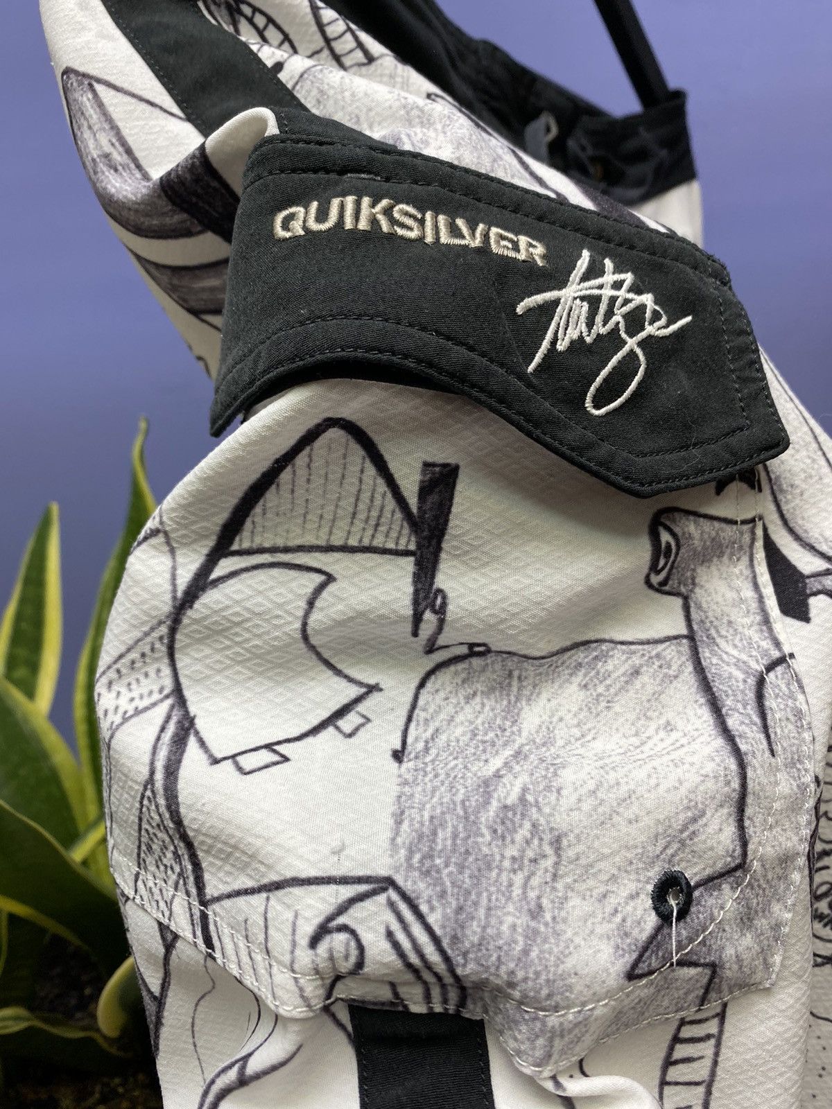 Quiksilver Rare Quicksilver Aritz Aranburu BoardShorts SwimWear graphic Size US 34 / EU 50 - 14 Thumbnail