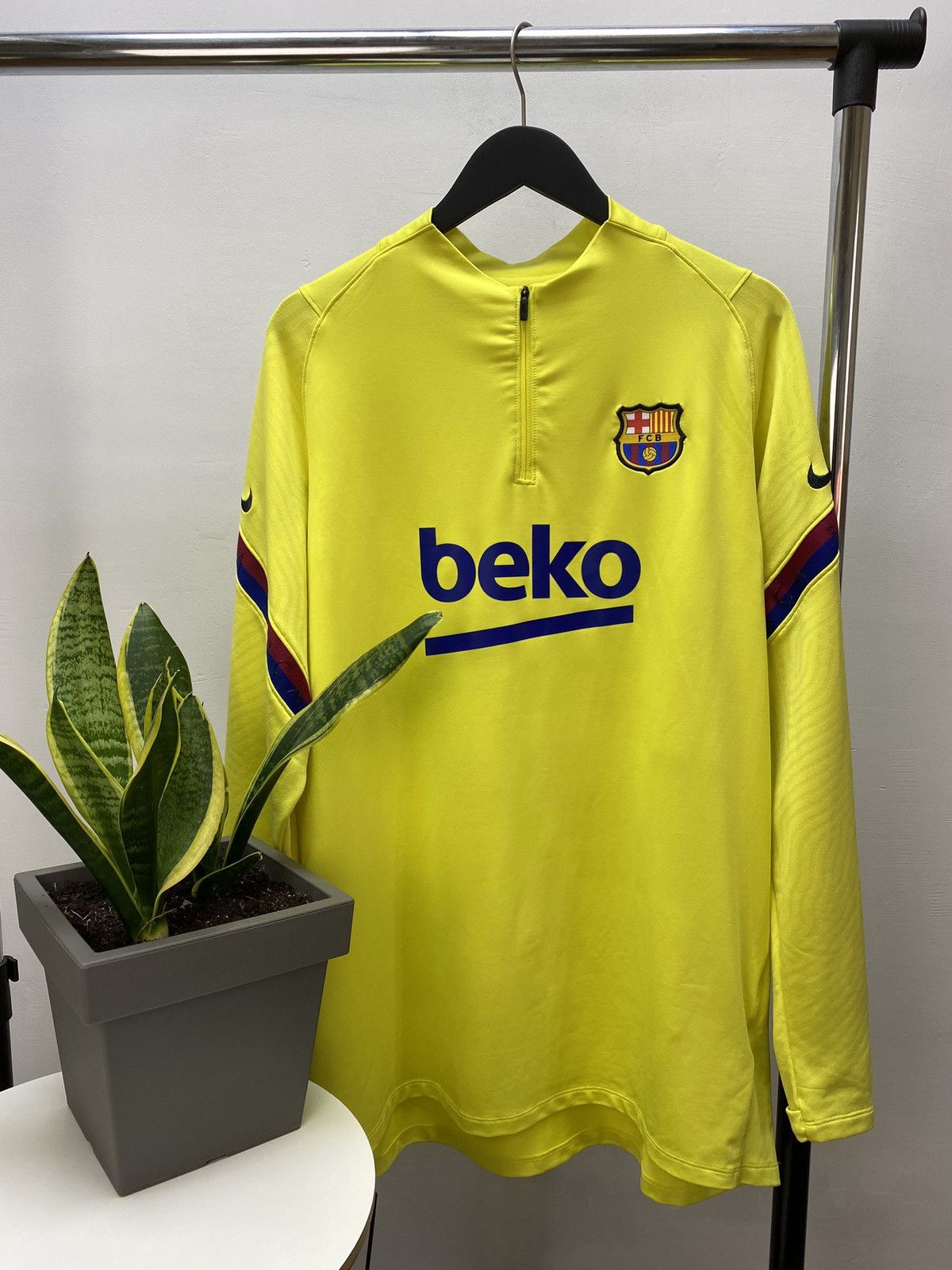 Other FC Barcelona Strike Training Long Sleeve Top 1/4 zip Men’s Size US XXL / EU 58 / 5 - 1 Thumbnail