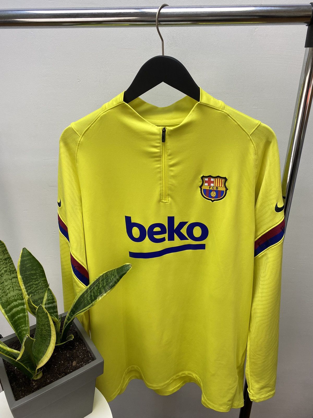 Other FC Barcelona Strike Training Long Sleeve Top 1/4 zip Men’s Size US XXL / EU 58 / 5 - 3 Thumbnail