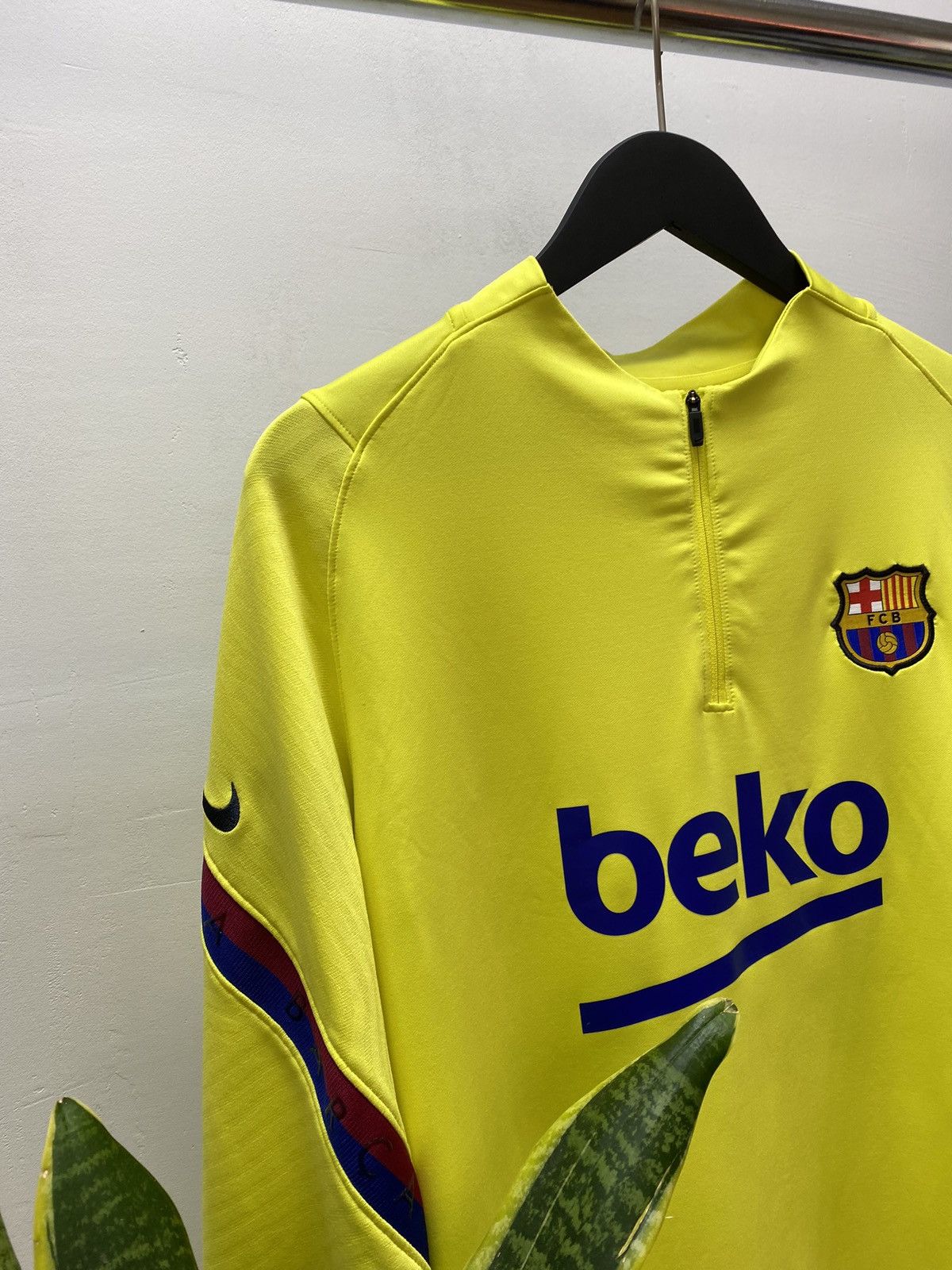 Other FC Barcelona Strike Training Long Sleeve Top 1/4 zip Men’s Size US XXL / EU 58 / 5 - 6 Thumbnail