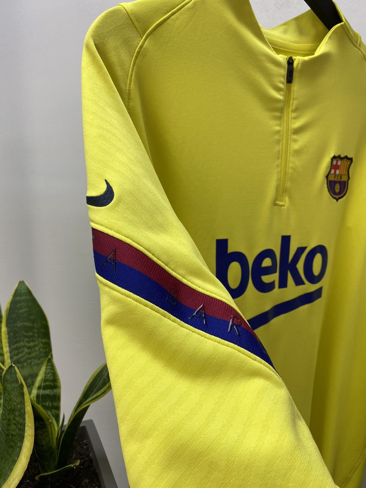 Other FC Barcelona Strike Training Long Sleeve Top 1/4 zip Men’s Size US XXL / EU 58 / 5 - 19 Thumbnail