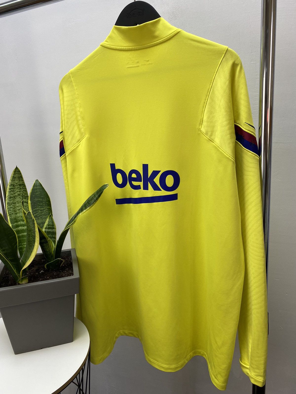 Other FC Barcelona Strike Training Long Sleeve Top 1/4 zip Men’s Size US XXL / EU 58 / 5 - 22 Thumbnail