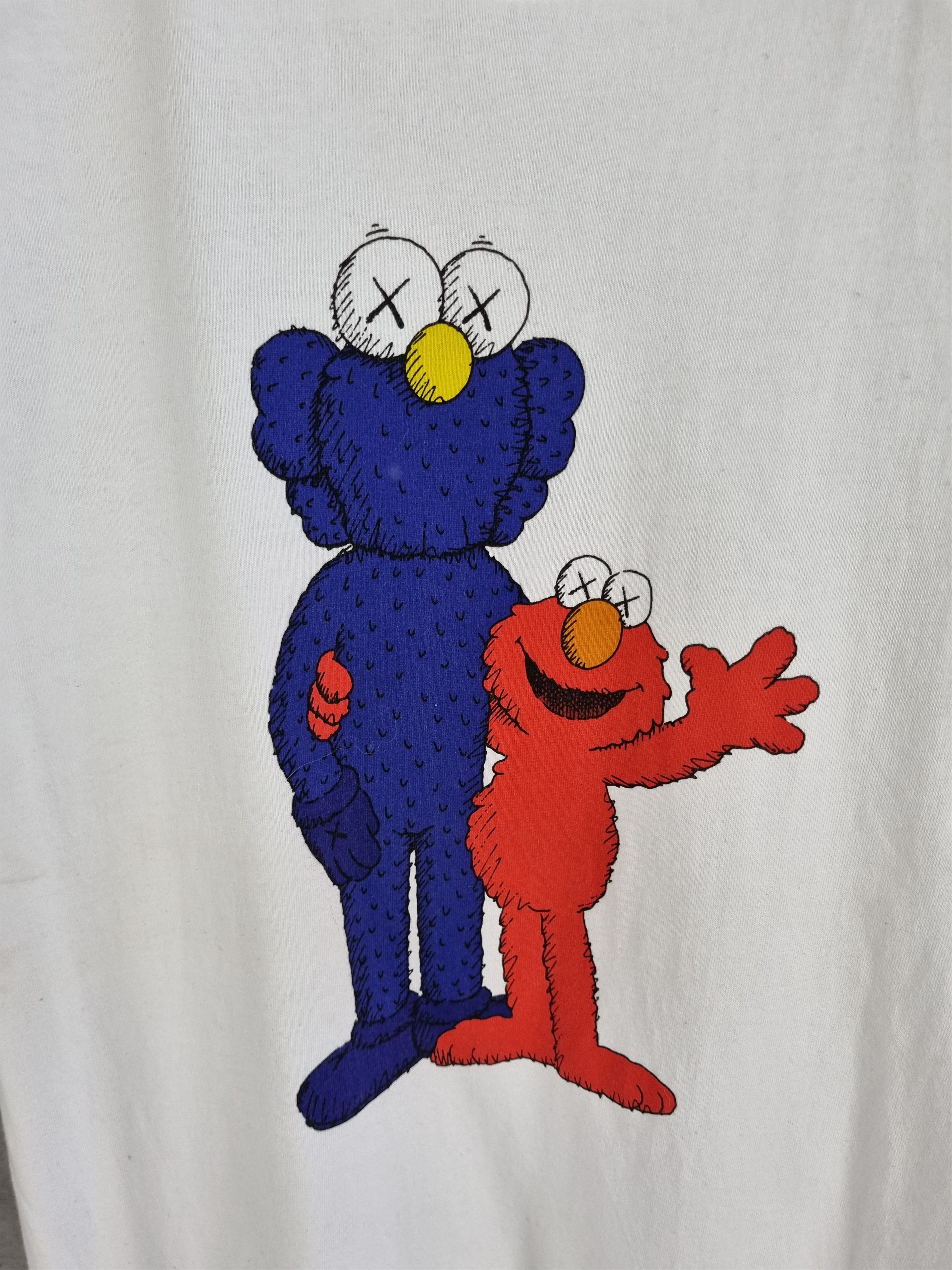 Kaws × Uniqlo Rare KAWS Sesame Street Big Print tee shirt Size US M / EU 48-50 / 2 - 5 Thumbnail
