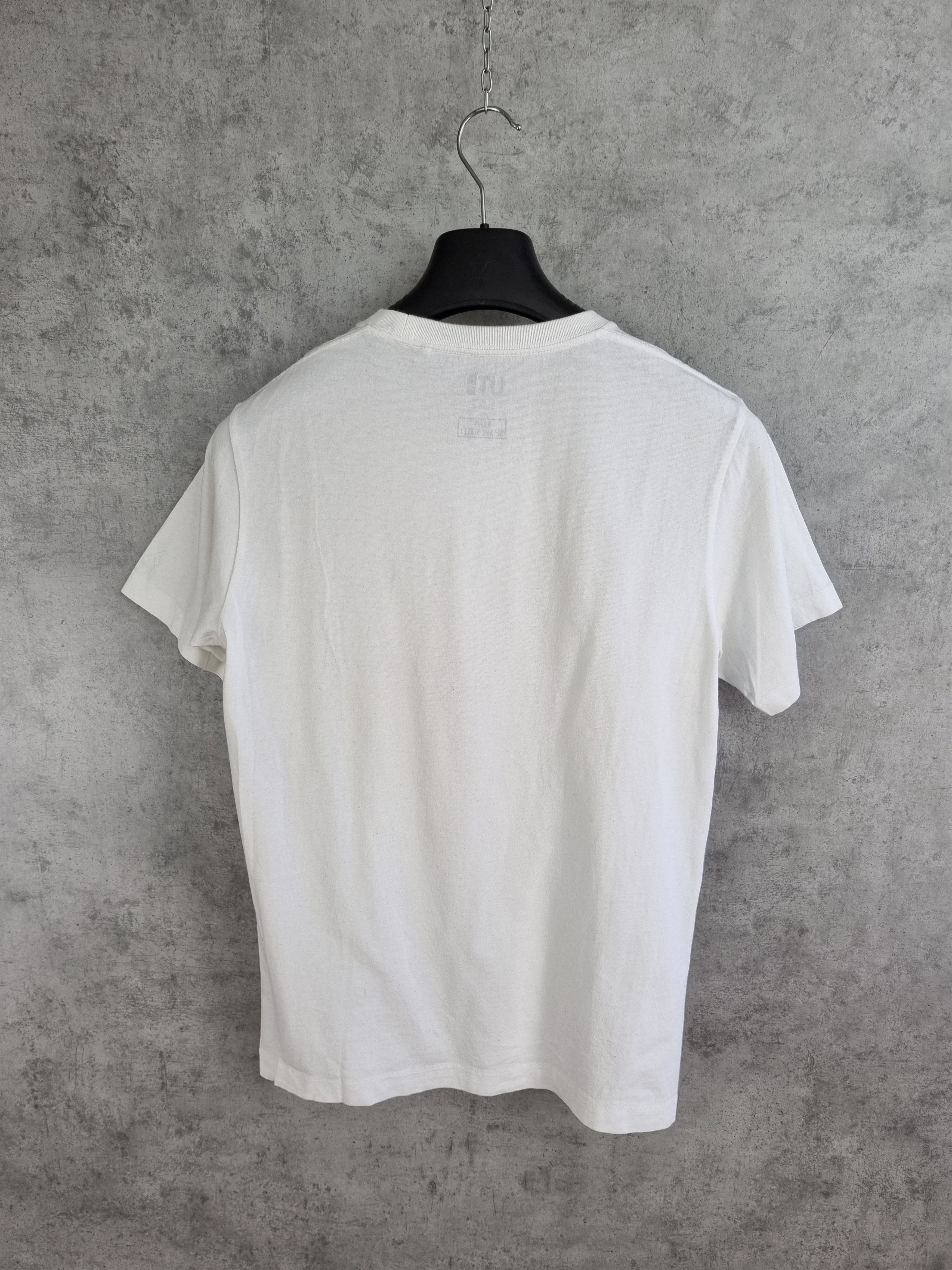 Kaws × Uniqlo Rare KAWS Sesame Street Big Print tee shirt Size US M / EU 48-50 / 2 - 2 Thumbnail