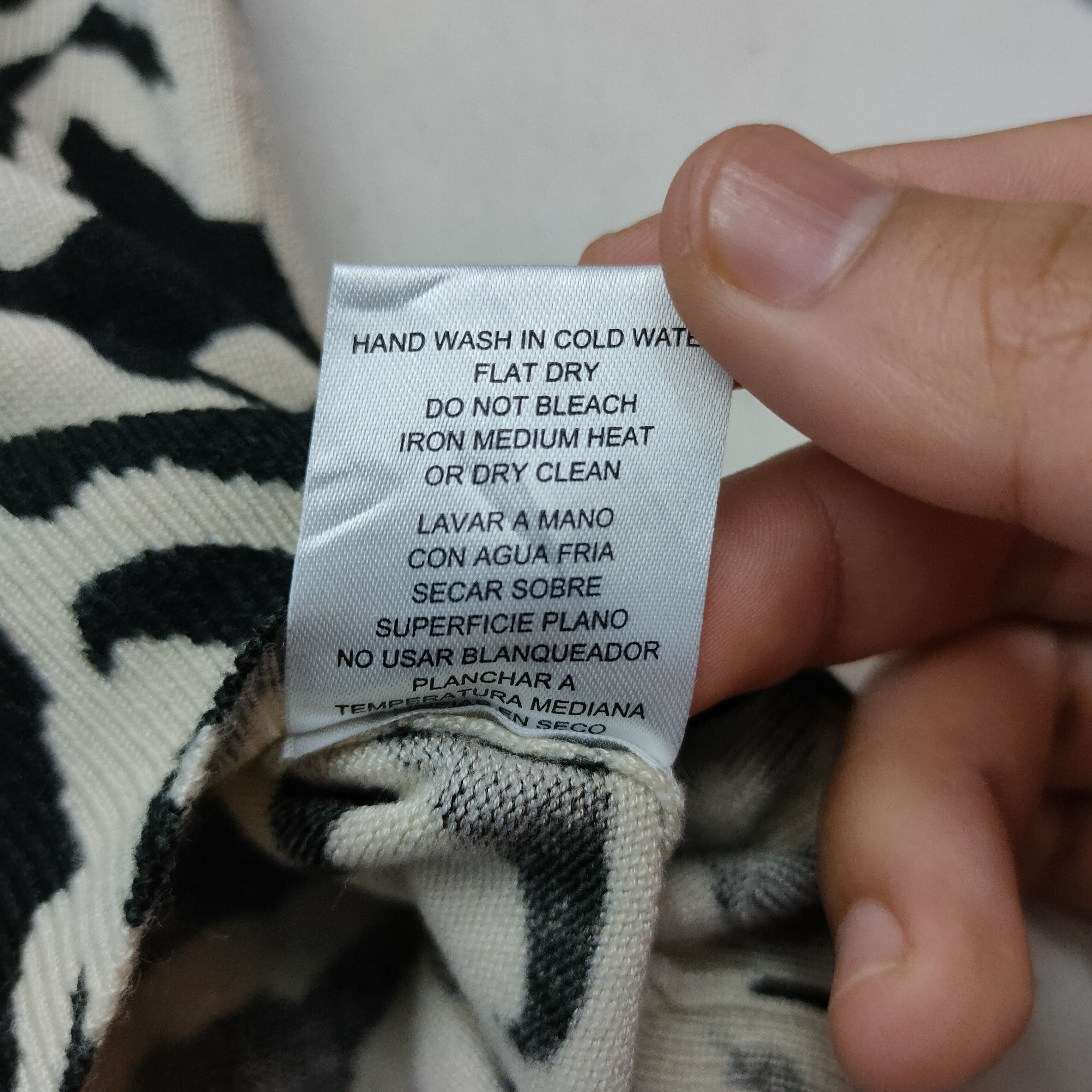 Joseph Vintage JOSEPH A. Zebra Stripe Cardigan Knitwear Size US M / EU 48-50 / 2 - 2 Thumbnail