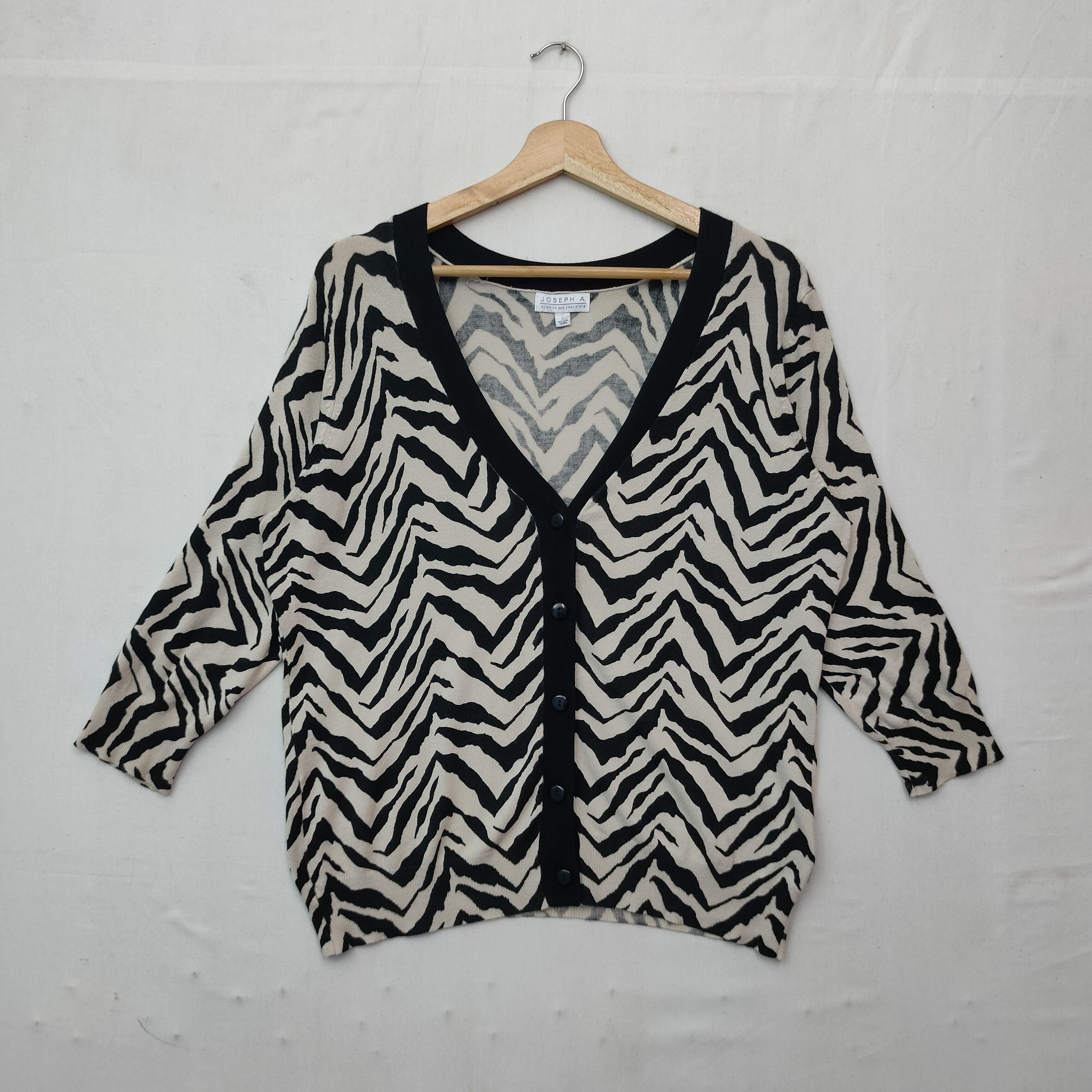 Joseph Vintage JOSEPH A. Zebra Stripe Cardigan Knitwear Size US M / EU 48-50 / 2 - 1 Thumbnail
