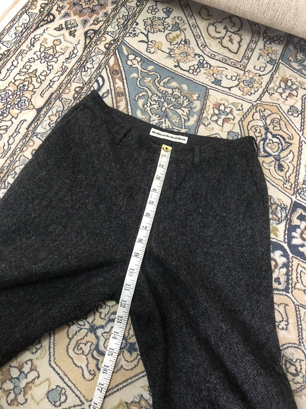 Mademoiselle Non Non Vintage Mademoiselle NON NON by Issey Miyake Wool Short Pant Size US 30 / EU 46 - 18 Thumbnail