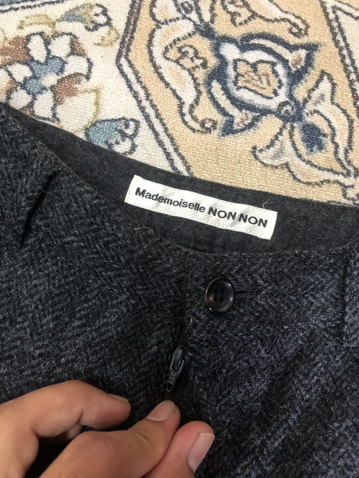 Mademoiselle Non Non Vintage Mademoiselle NON NON by Issey Miyake Wool Short Pant Size US 30 / EU 46 - 5 Thumbnail