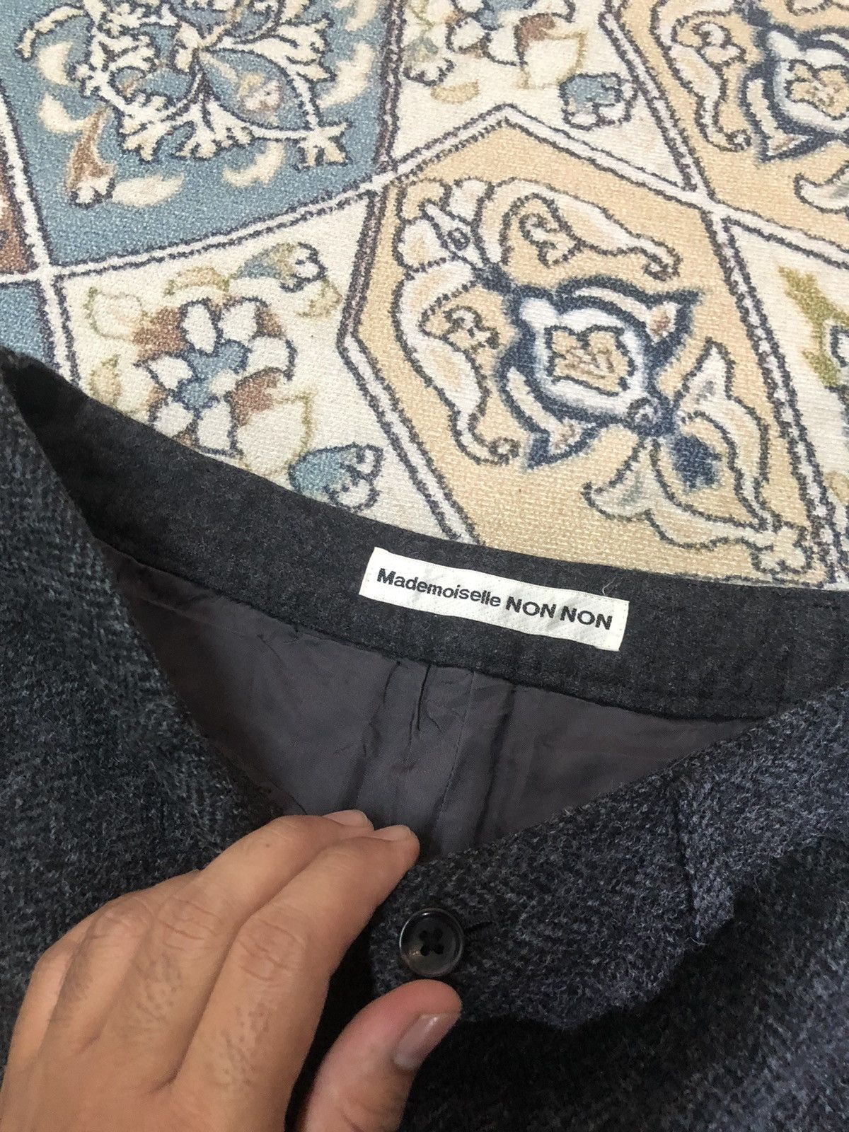 Mademoiselle Non Non Vintage Mademoiselle NON NON by Issey Miyake Wool Short Pant Size US 30 / EU 46 - 4 Thumbnail