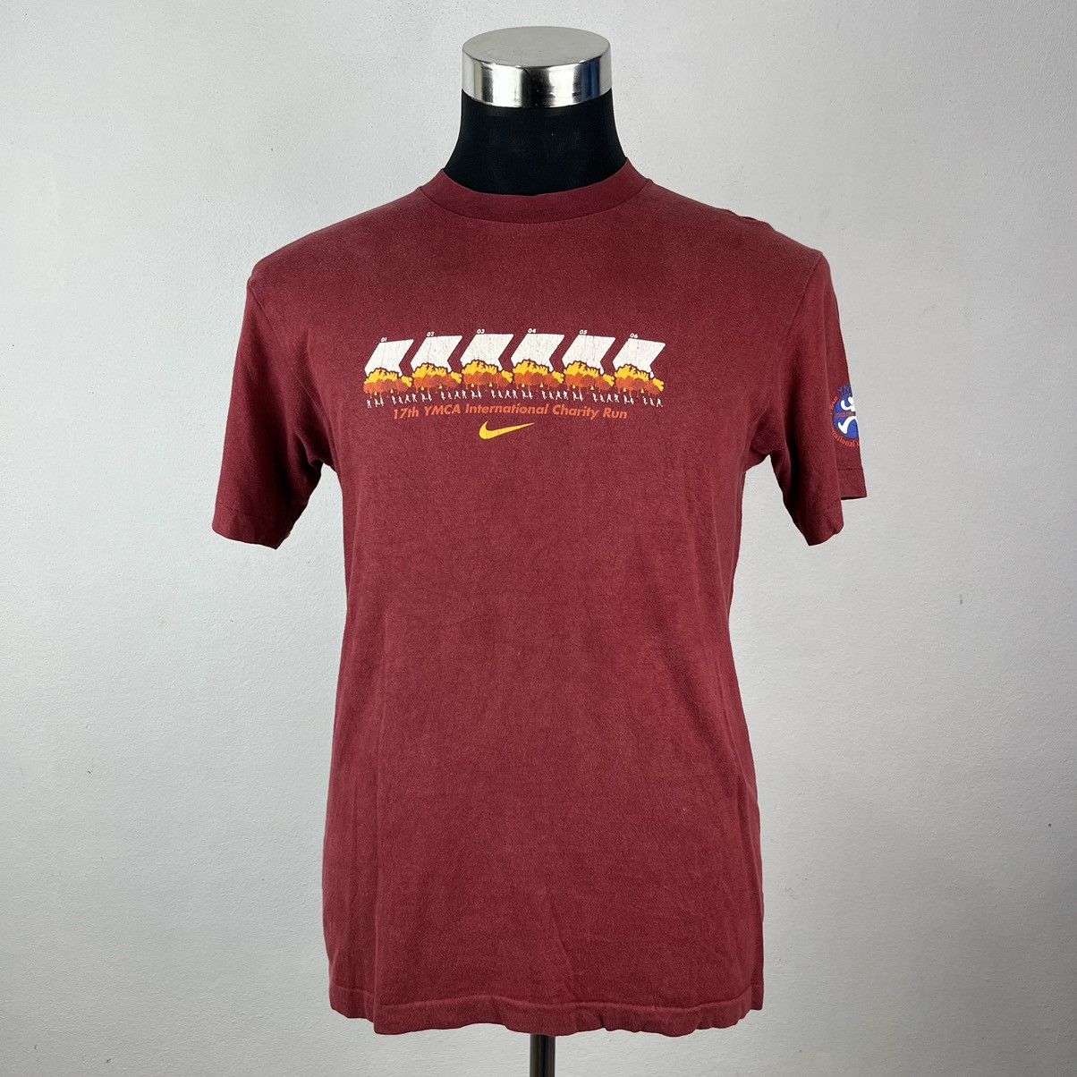 Nike × Vintage Vtg nike 17th YMCA International Charity Run Size US S / EU 44-46 / 1 - 1 Thumbnail