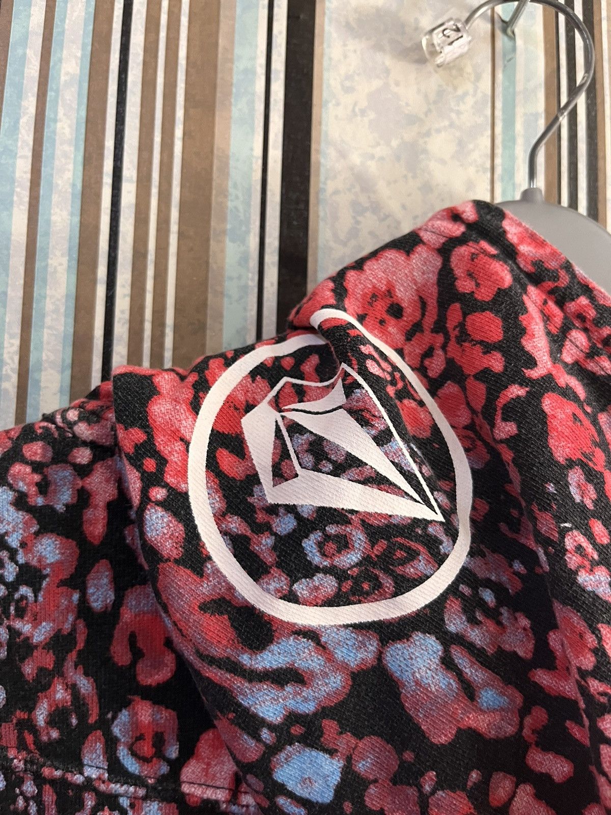 Volcom leopard gecko printed zip up #C1 Size US M / EU 48-50 / 2 - 8 Thumbnail