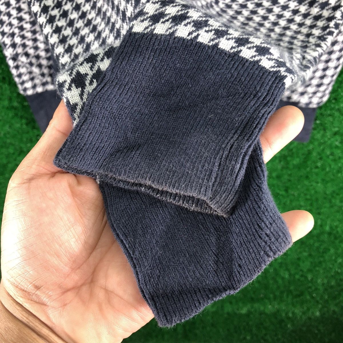 Tommy Hilfiger Tommy Hilfiger Full Houndstooth Zipper Sweater Size US S / EU 44-46 / 1 - 9 Thumbnail