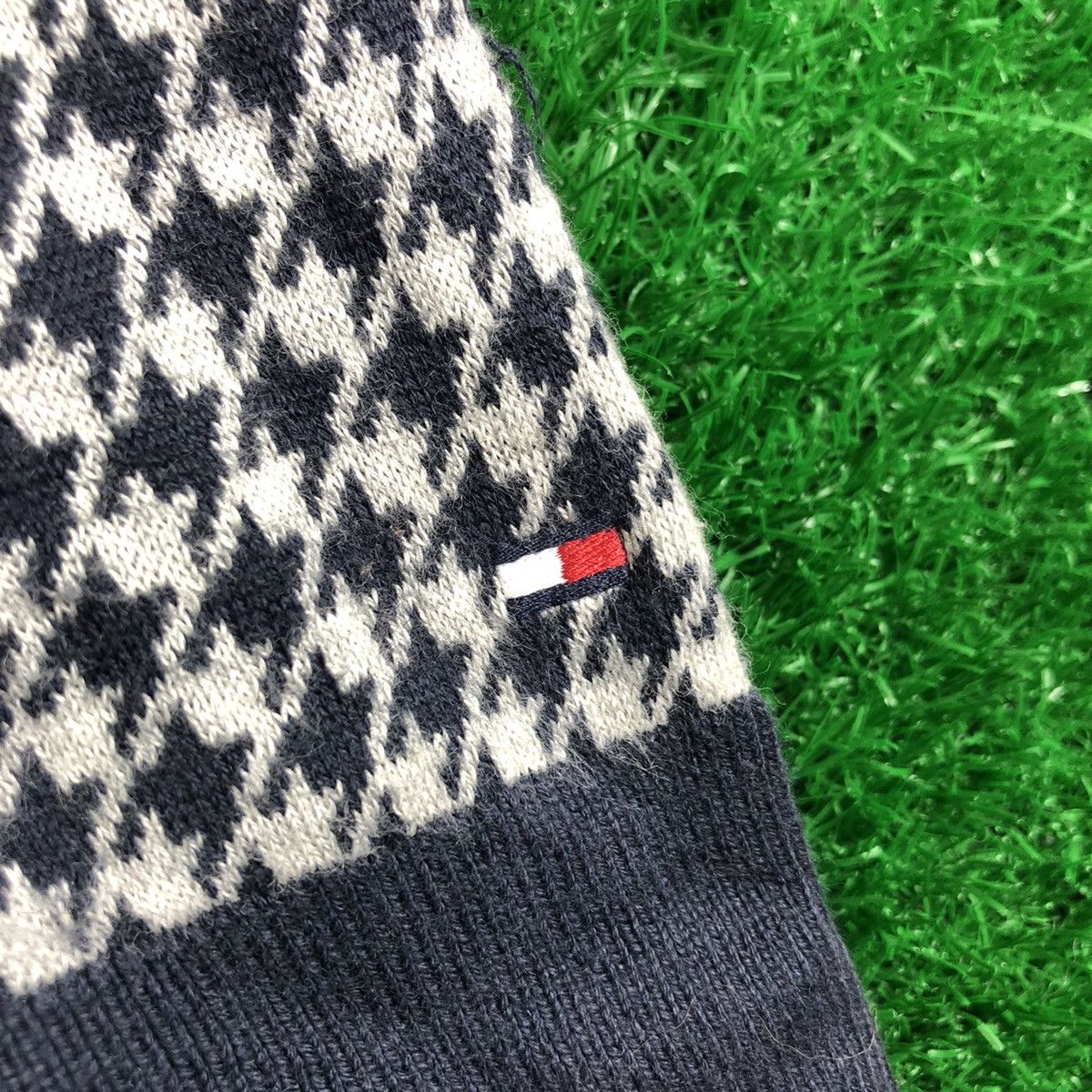 Tommy Hilfiger Tommy Hilfiger Full Houndstooth Zipper Sweater Size US S / EU 44-46 / 1 - 11 Thumbnail