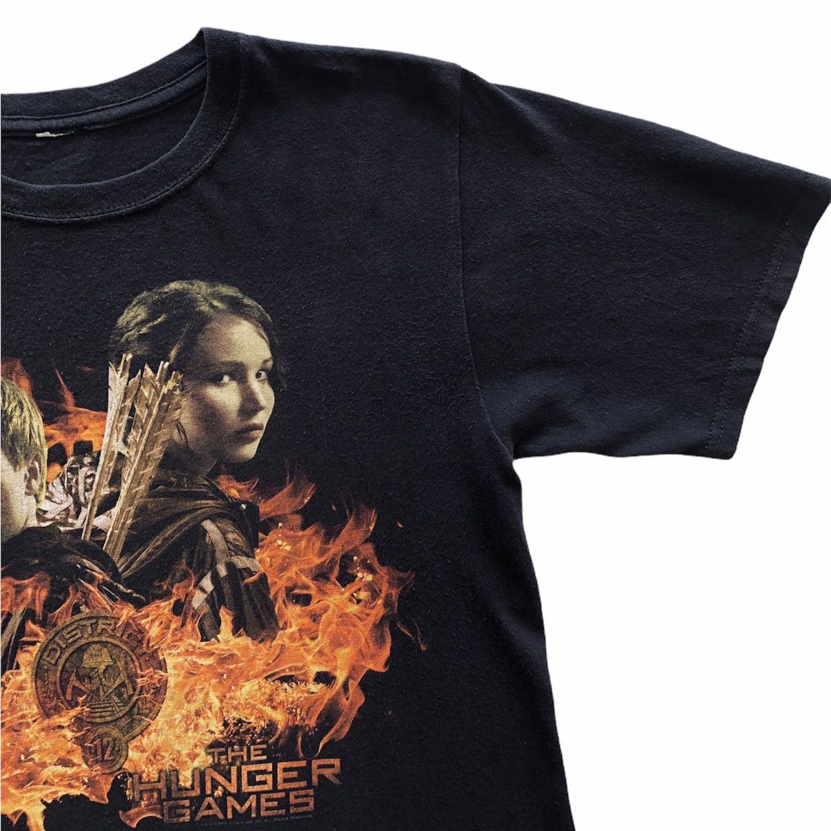 Hunter Movie The Hunger Game 2012 Tee Size US S / EU 44-46 / 1 - 2 Thumbnail