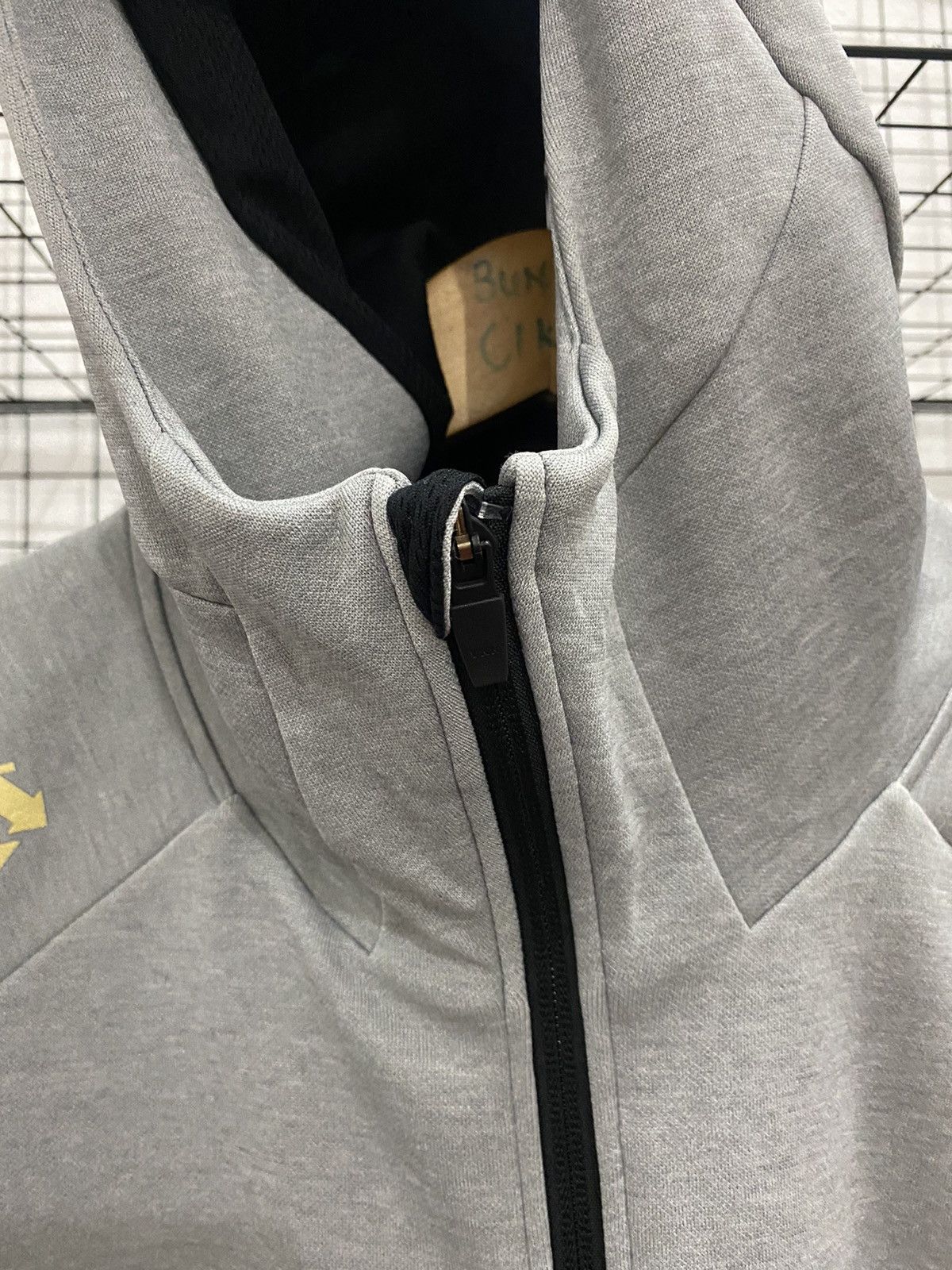 Descente × Sports Specialties × Vintage VINTAGE DECENTE HODDIES SWEATER NICE DESIGNER Size US L / EU 52-54 / 3 - 7 Thumbnail