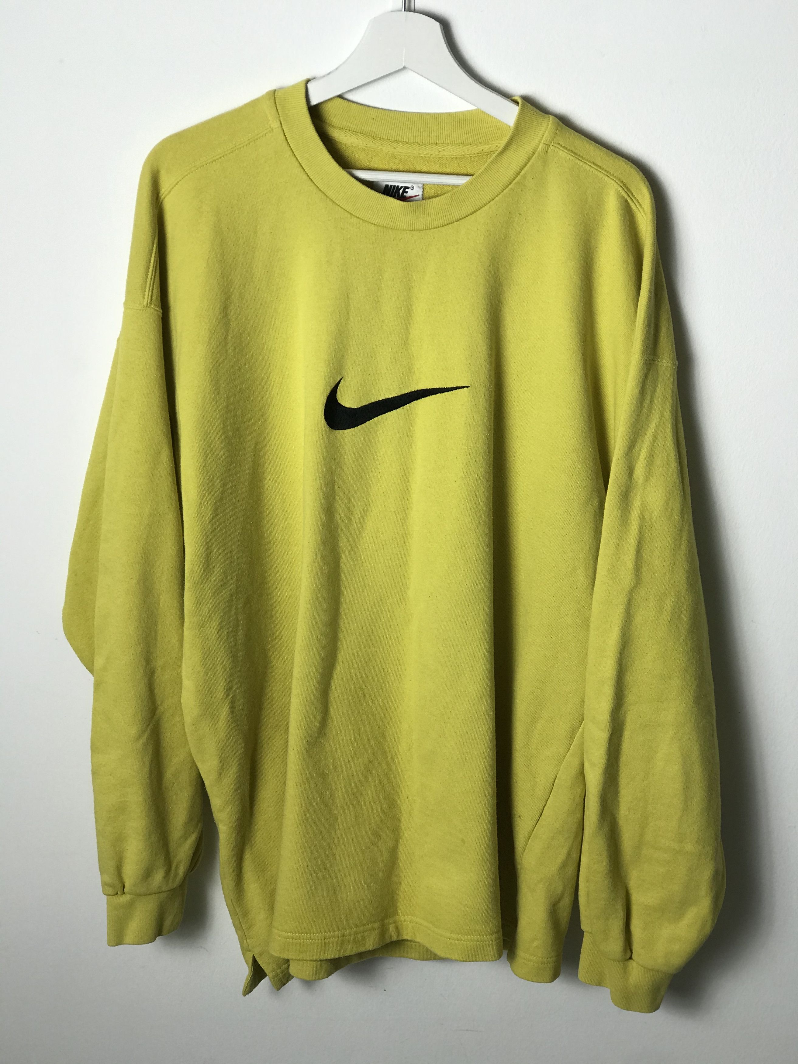Nike Vintage Nike Swoosh Logo Embroidered Crewneck Sweatshirt Size US XL / EU 56 / 4 - 1 Thumbnail