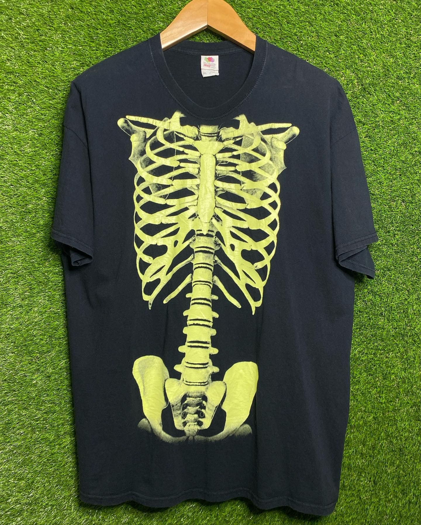 Vintage 🚨Vintage Glow In The Dark Skeleton 00s Halloween T-Shirt Size US XXL / EU 58 / 5 - 1 Thumbnail